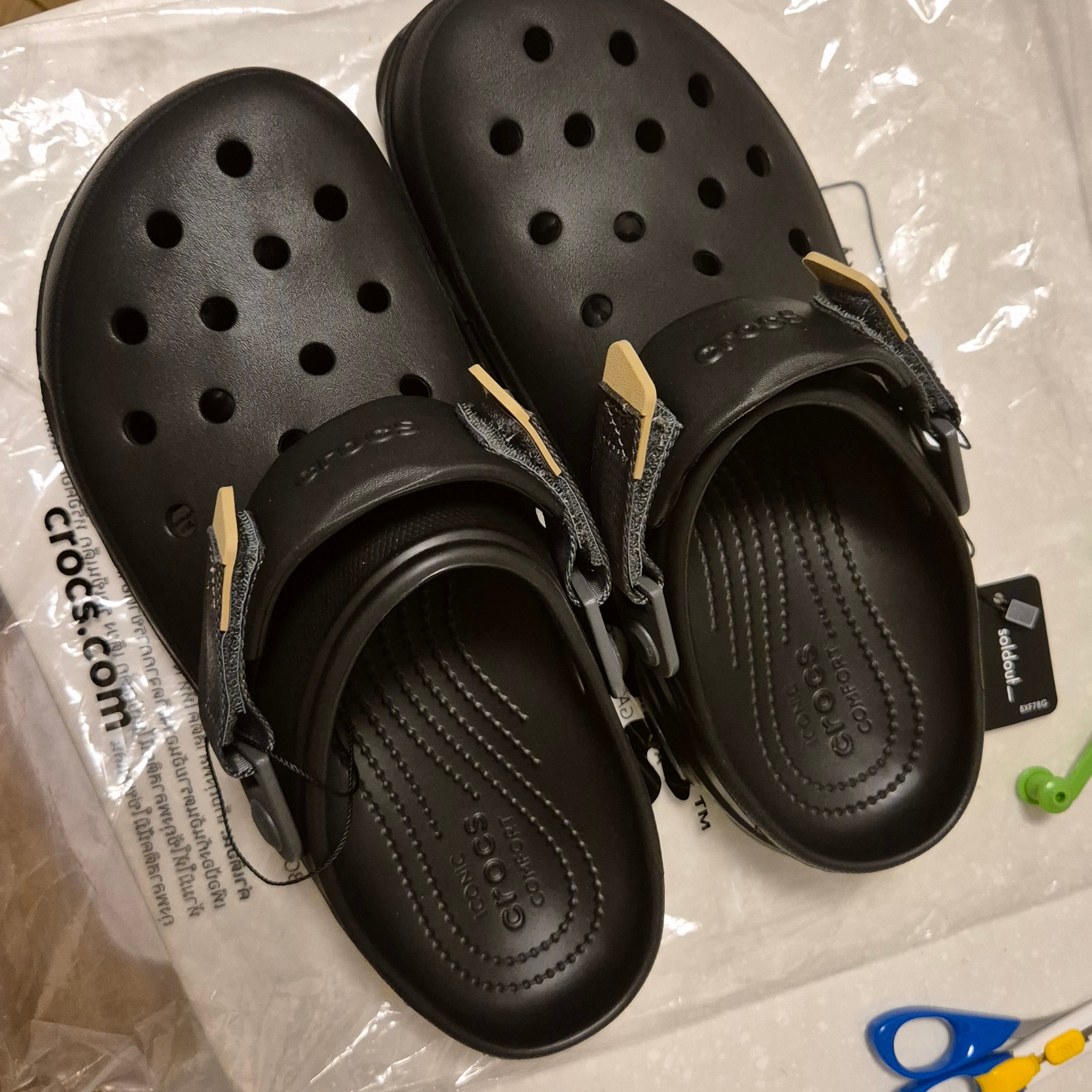 Crocs All Terrain Clog Black 착용 스타일 - 3