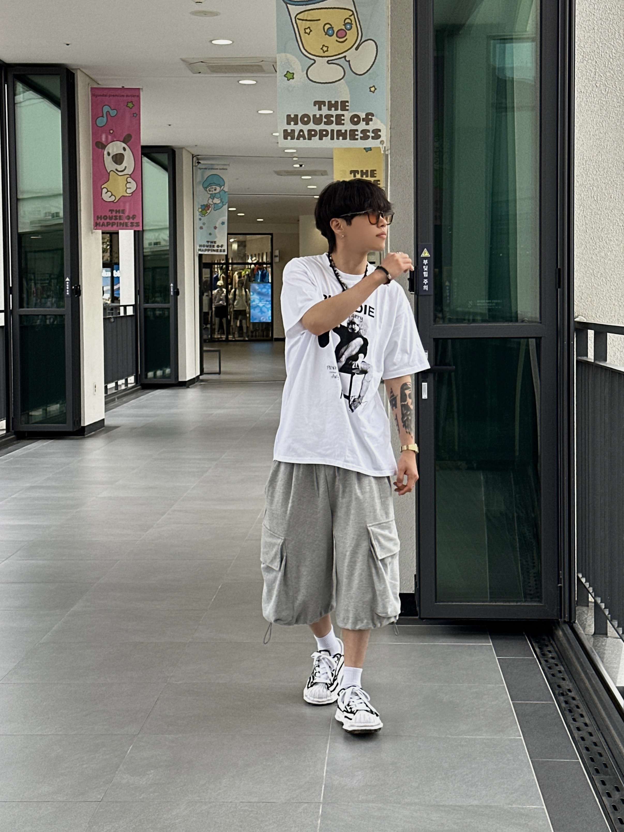 Maison Mihara Yasuhiro Blakey OG Sole OH Canvas Low-top Sneakers White 착용 스타일 - 2
