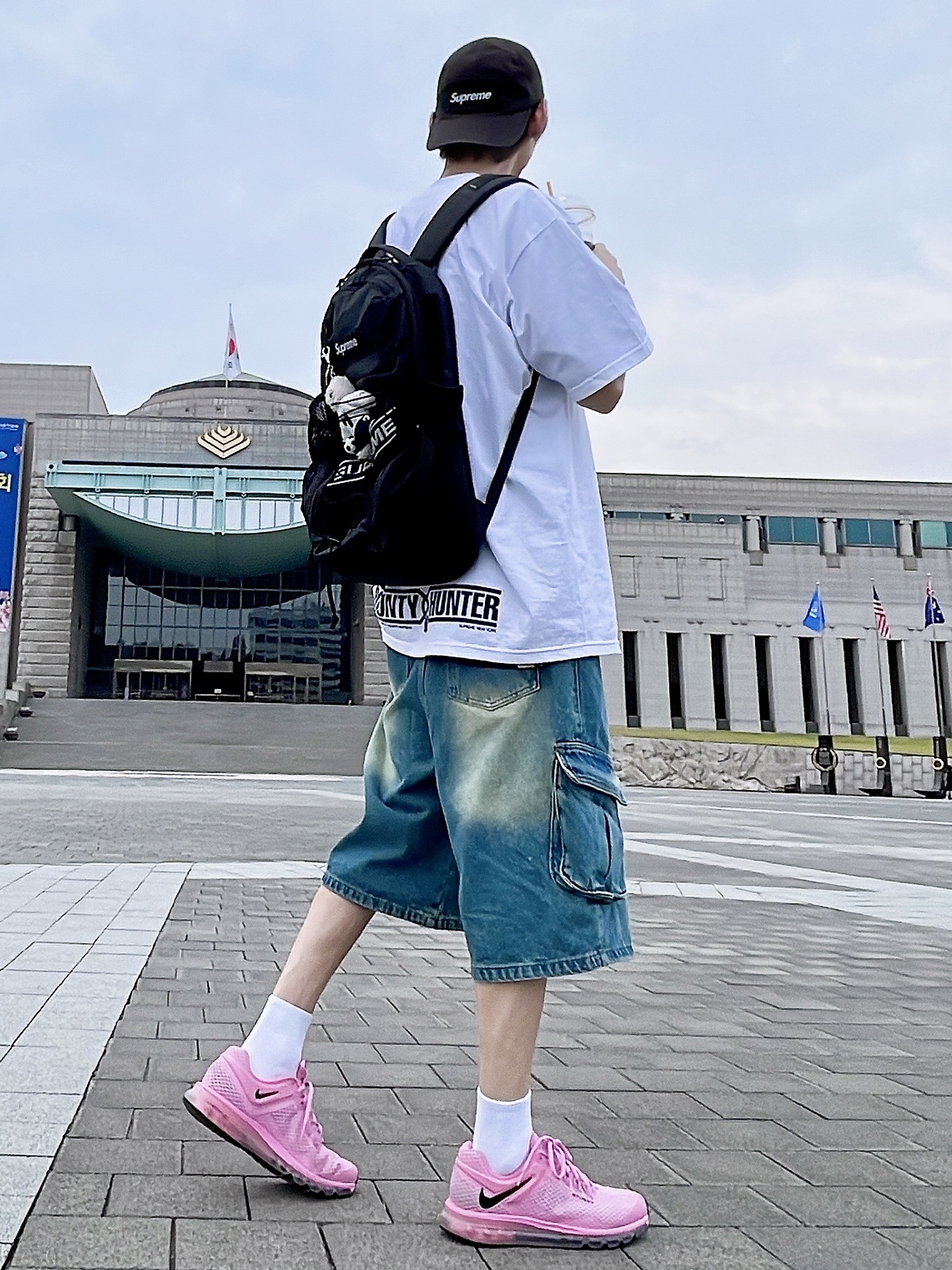 Nike x Stussy Air Max 2013 Psychic Pink, Apple Watch SE 40mm GPS Silver Aluminum Case with Sport Band Abyss Blue (Korean Ver.) 착용 스타일 - 3