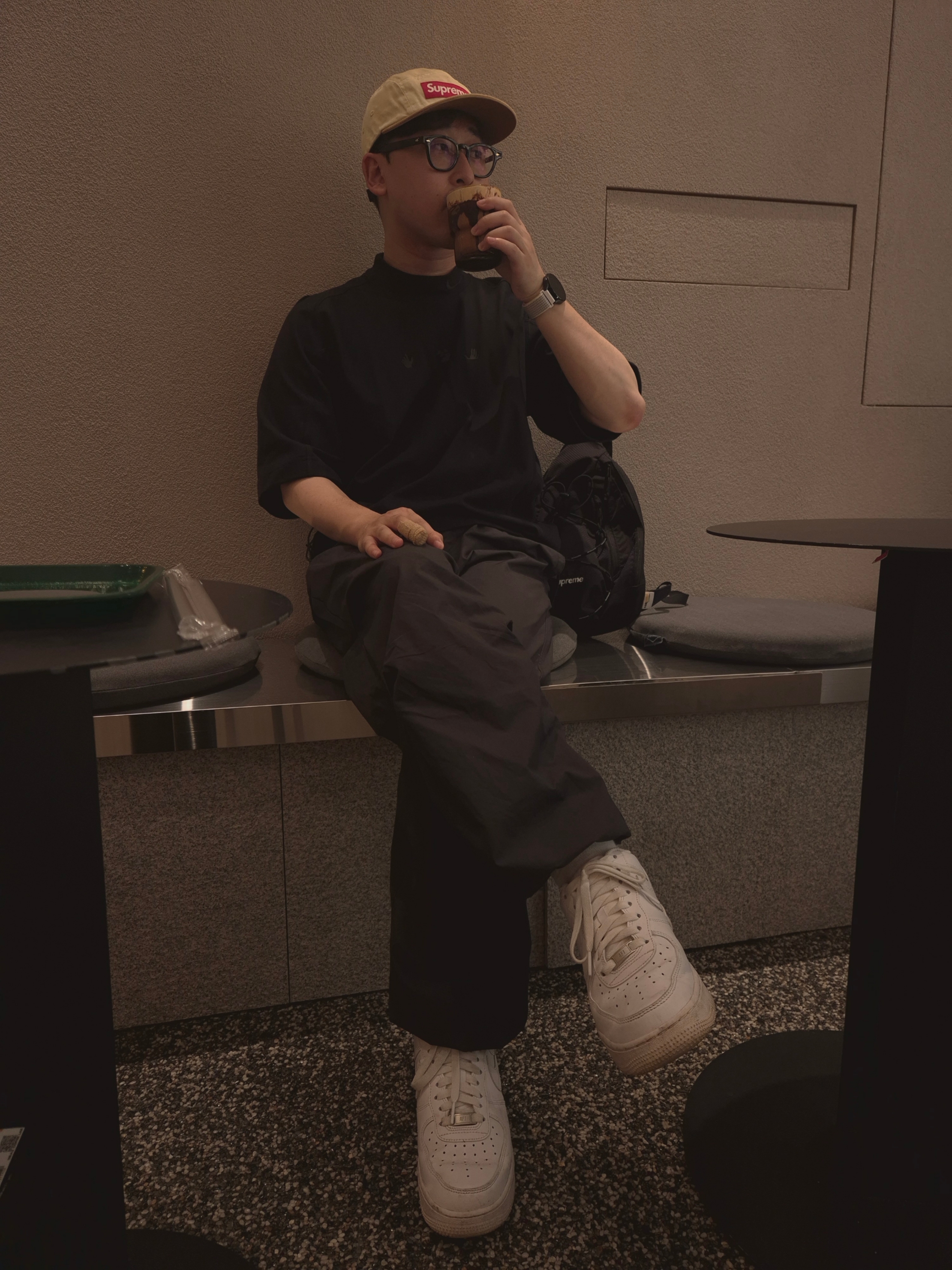 Supreme Pigment 2-Tone Camp Cap Natural - 24SS, Supreme Sling Bag Black - 22SS 착용 스타일