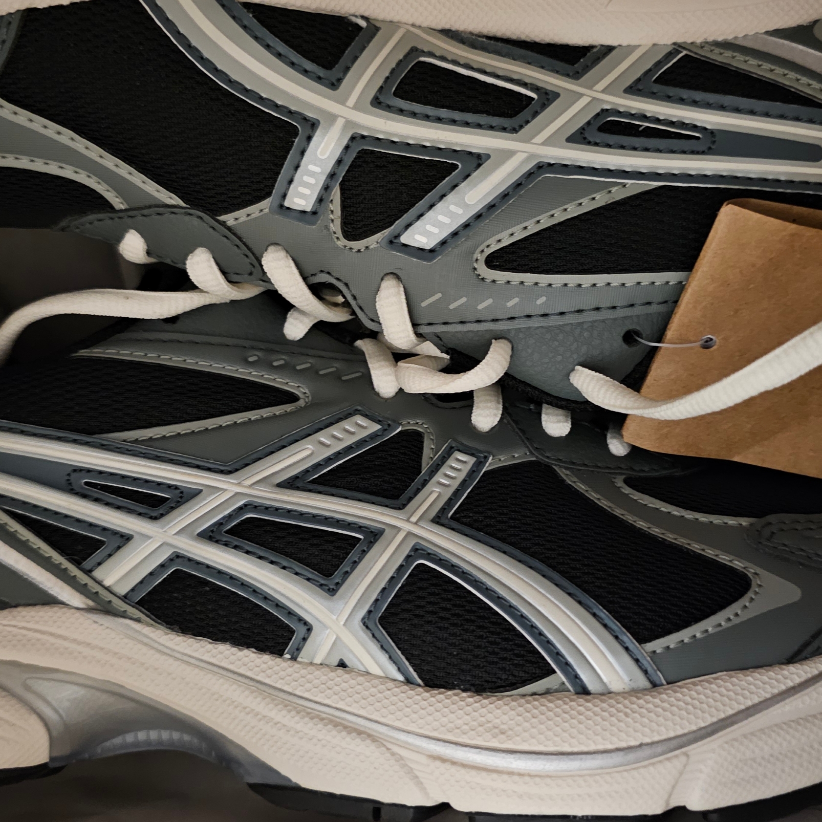 Asics GT-2160 Black Seal Grey 착용 스타일