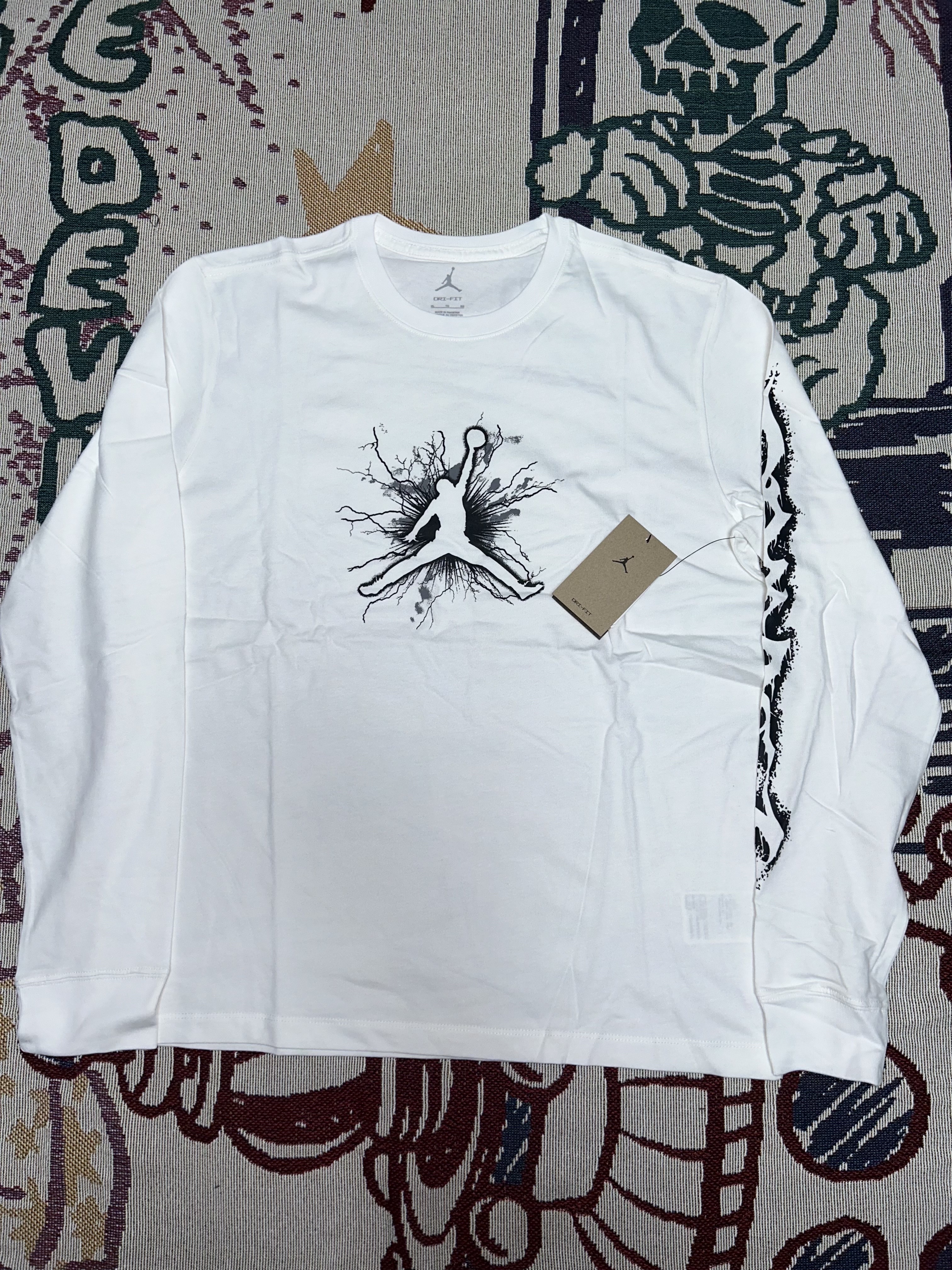 Jordan Dri-FIT Sport Graphic Long-Sleeve T-Shirt White - Asia 착용 스타일 - 1
