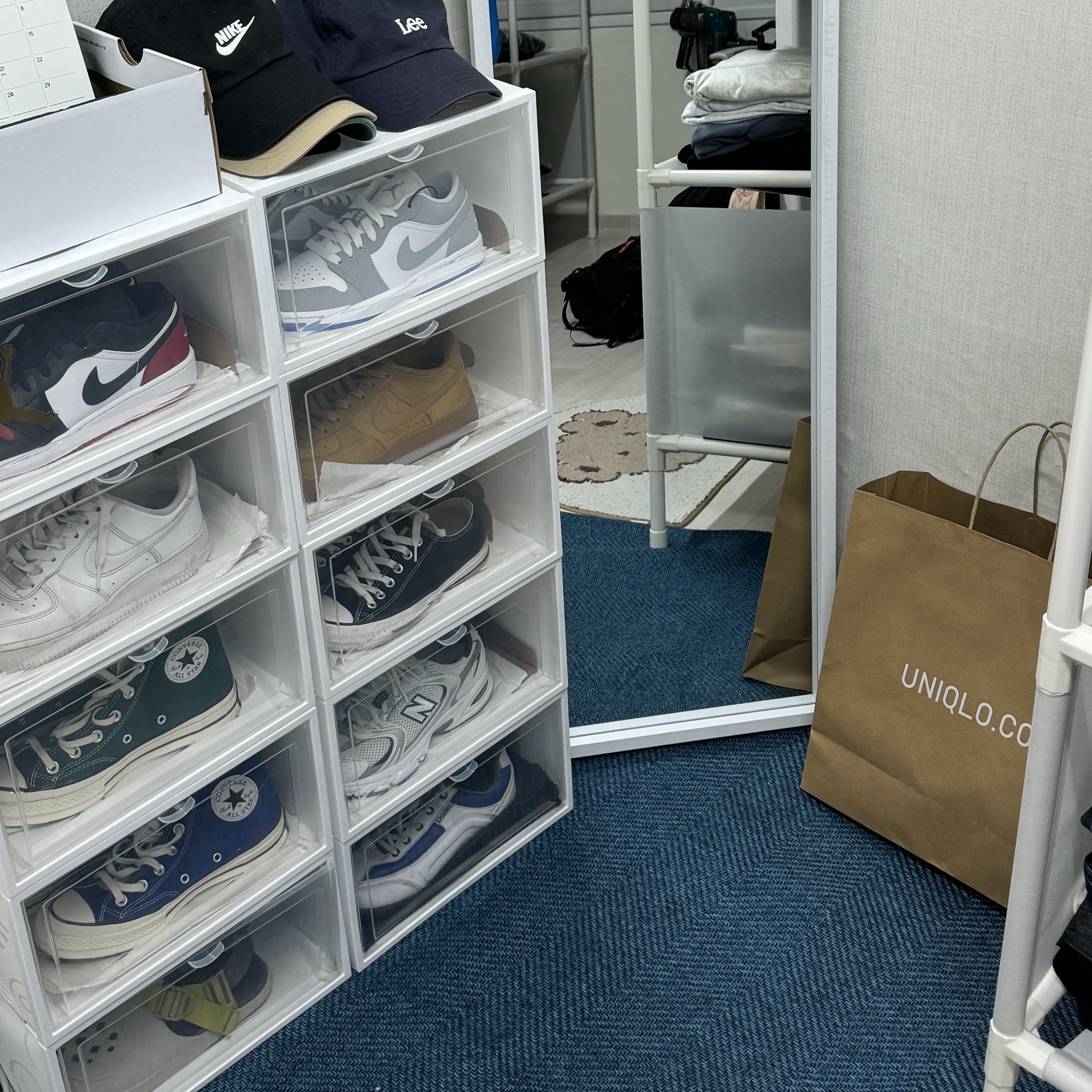 (W) Jordan 1 Low White Wolf Grey, Converse Chuck 70 High Rush Blue 착용 스타일 - 1