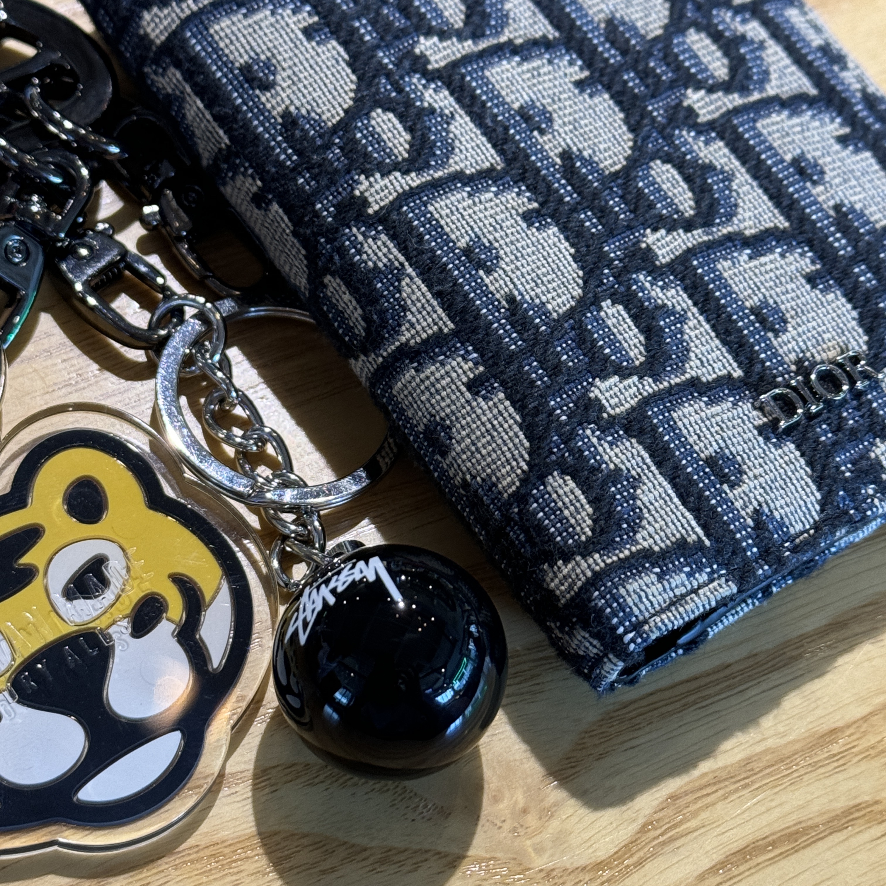 Stussy 8 Ball Keychain Black, Human Made Acrylic Animal Keyring Yellow 착용 스타일