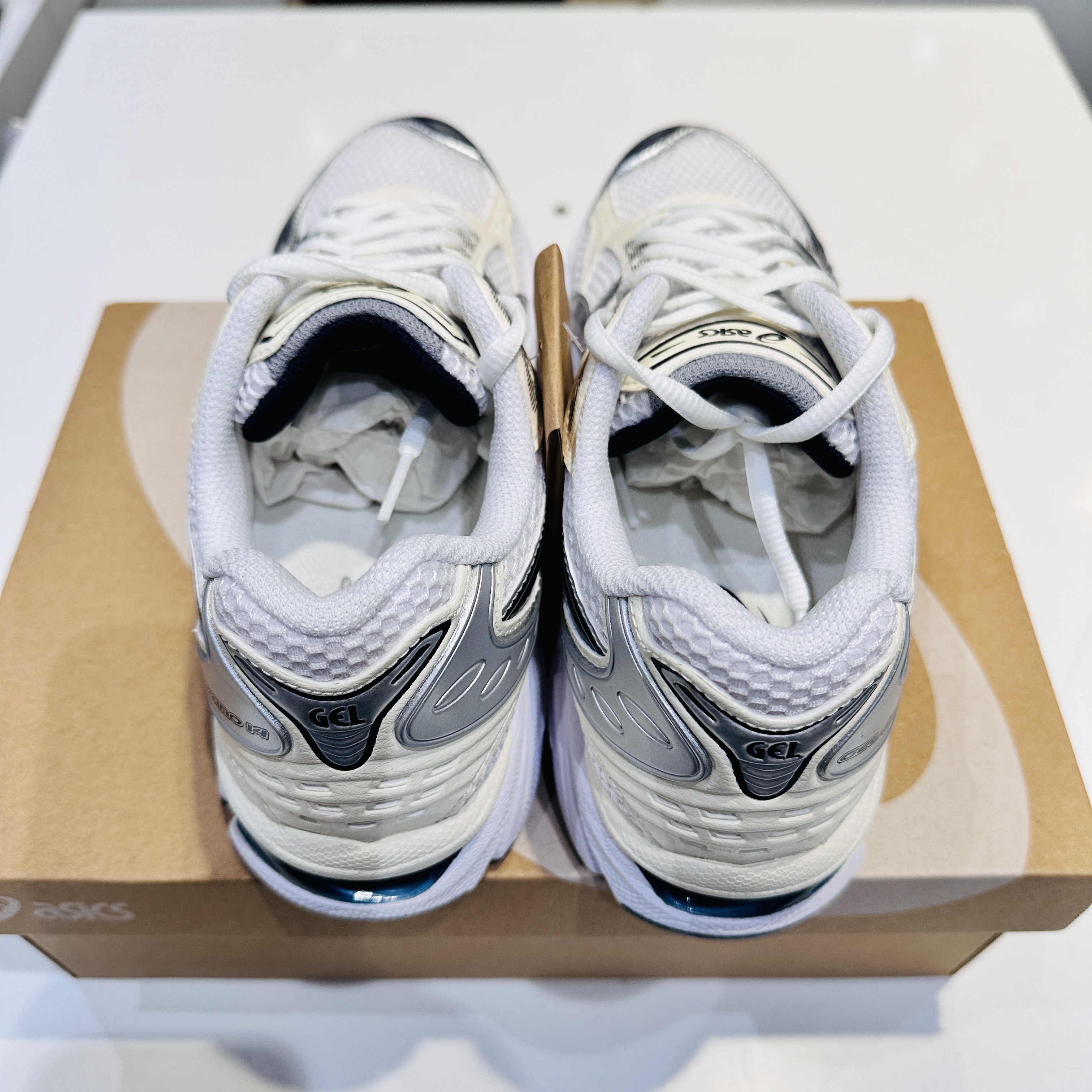 (W) Asics Gel-Kayano 14 White Midnight 착용 스타일 - 3