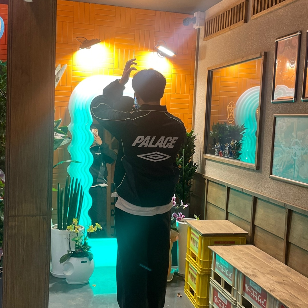 Palace x Umbro Track Jacket Black - 24SS 착용 스타일