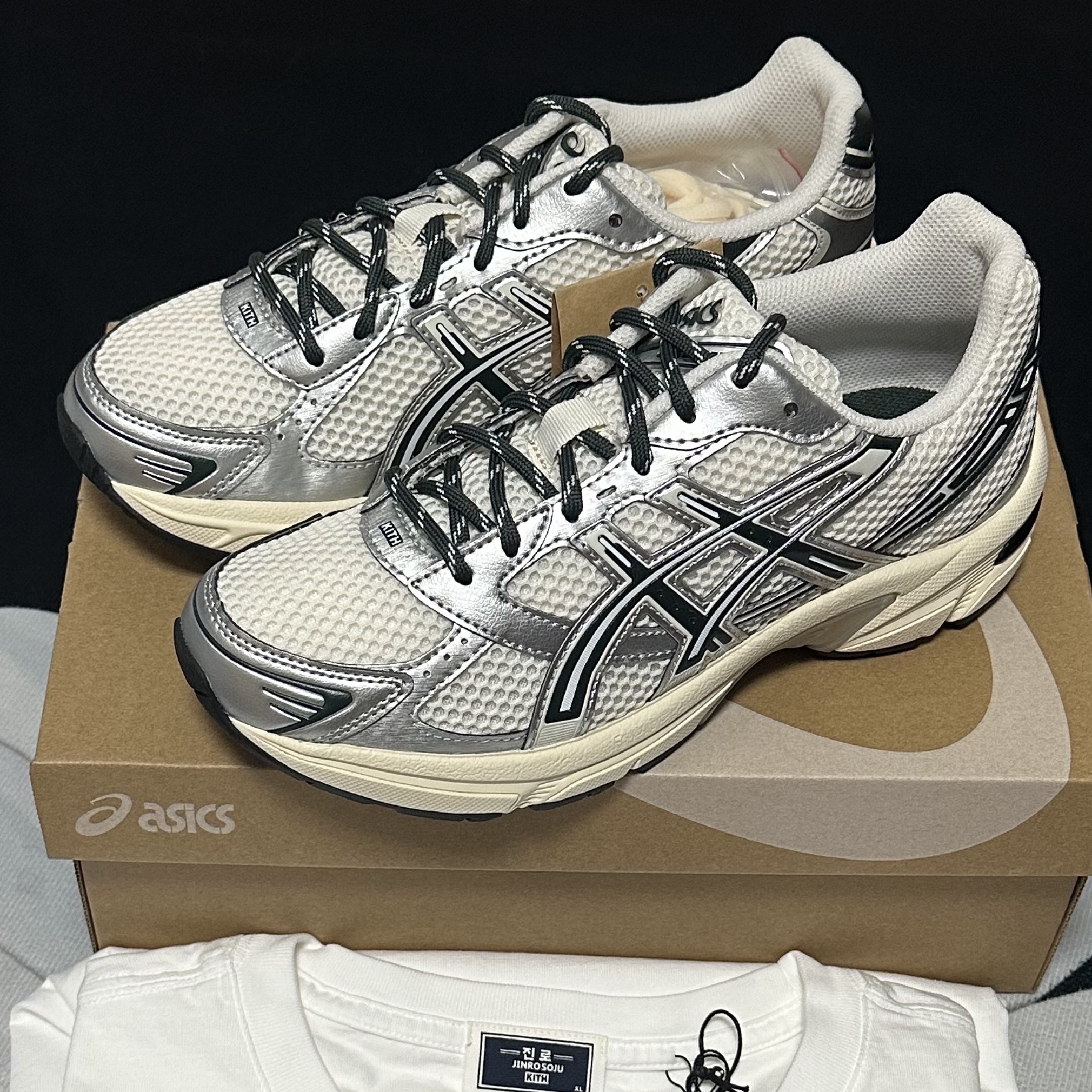Asics x Kith Gel-1130 Cream Scarab 착용 스타일