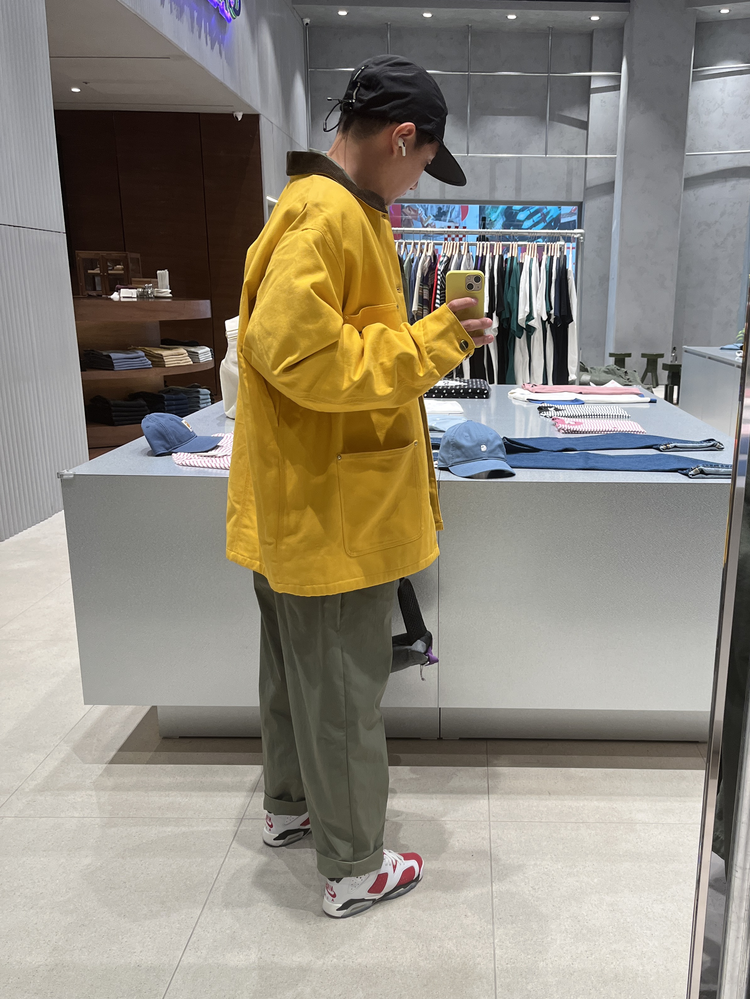 Carhartt WIP x IAB Studio OG Chore Coat Yellow, (GS) Jordan 6 Retro Carmine 2021 착용 스타일 - 1