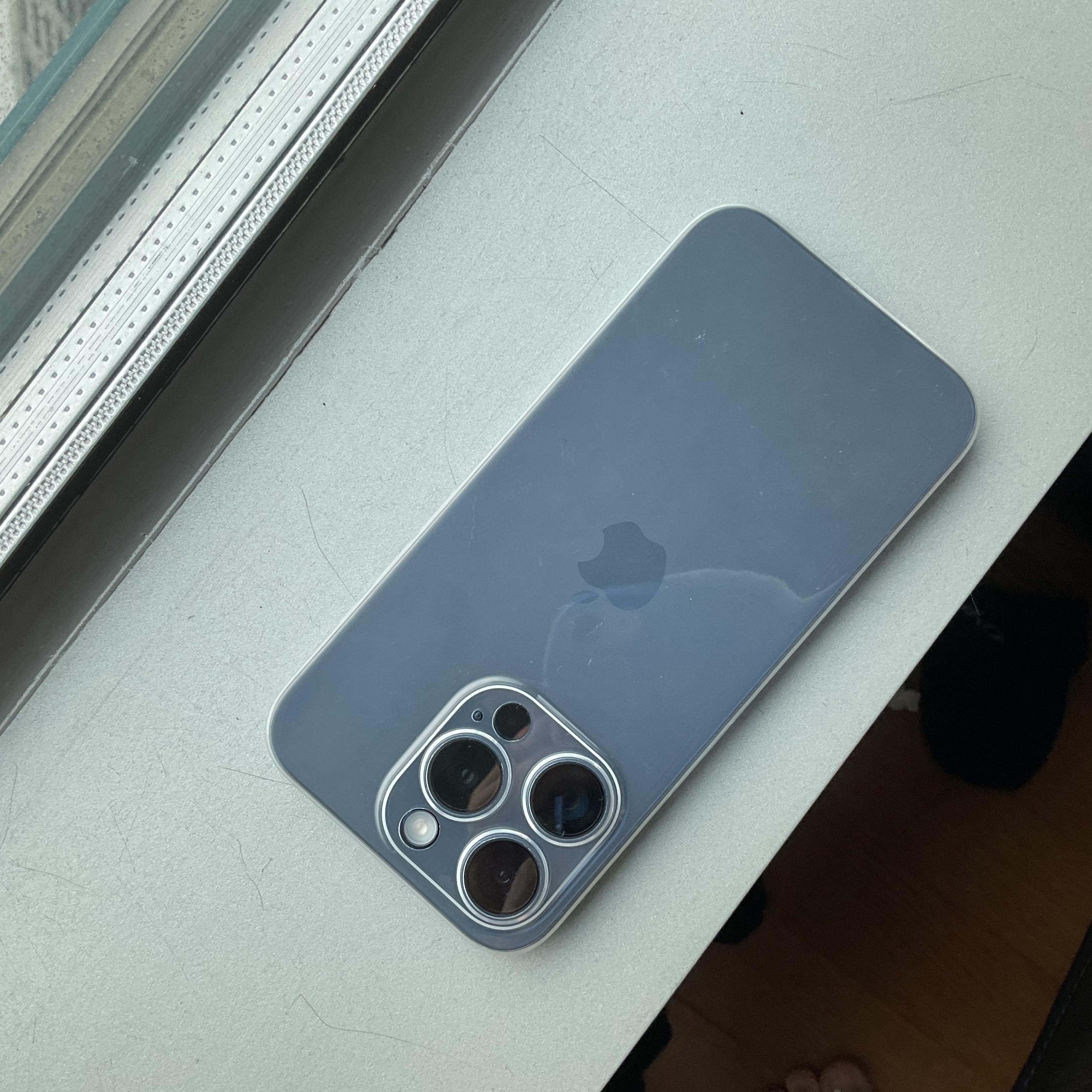 Apple iPhone 15 Pro 256GB Blue Titanium (Korean Ver.) 착용 스타일