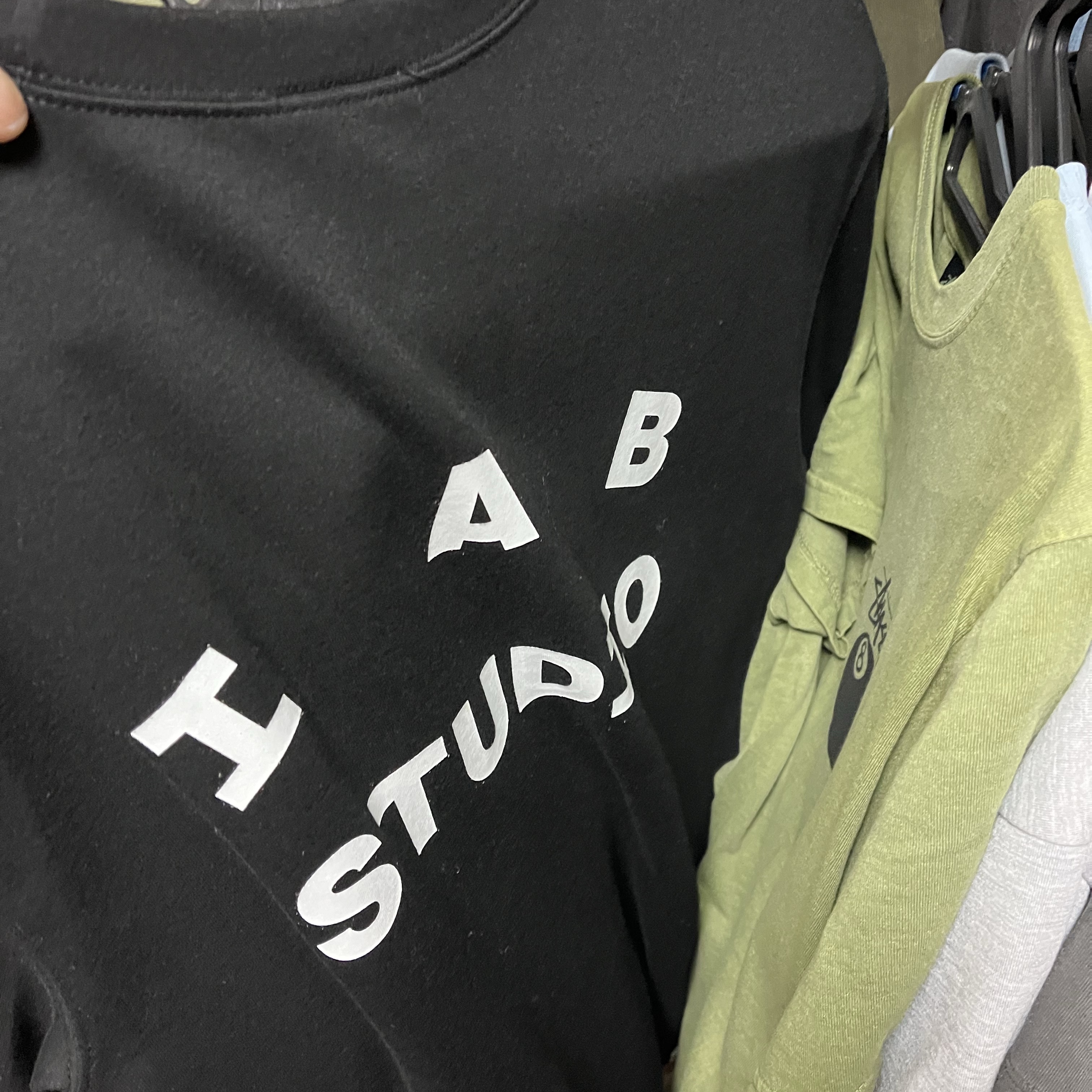 IAB Studio T-Shirt Black White 착용 스타일
