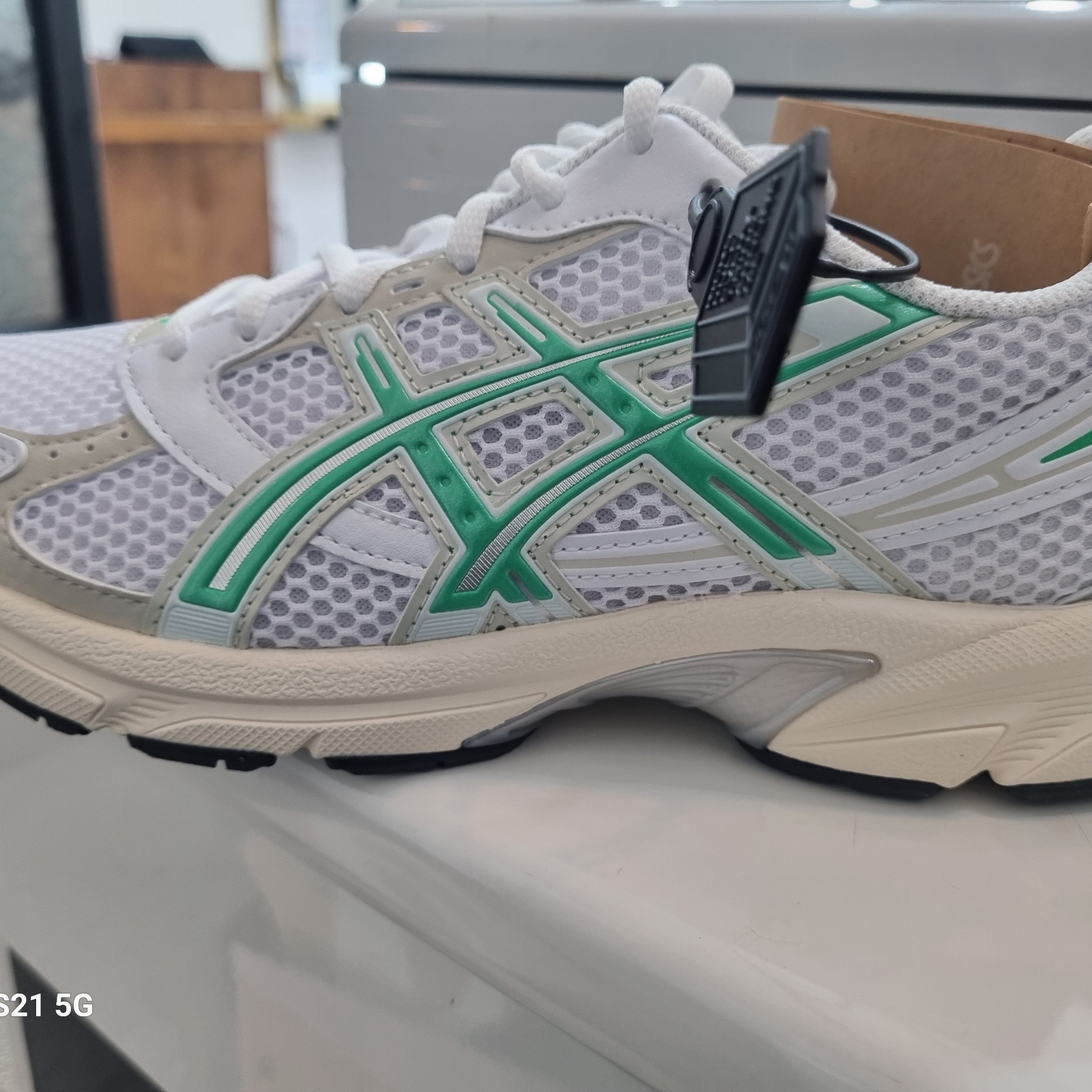 (W) Asics Gel-1130 White Malachite Green 착용 스타일