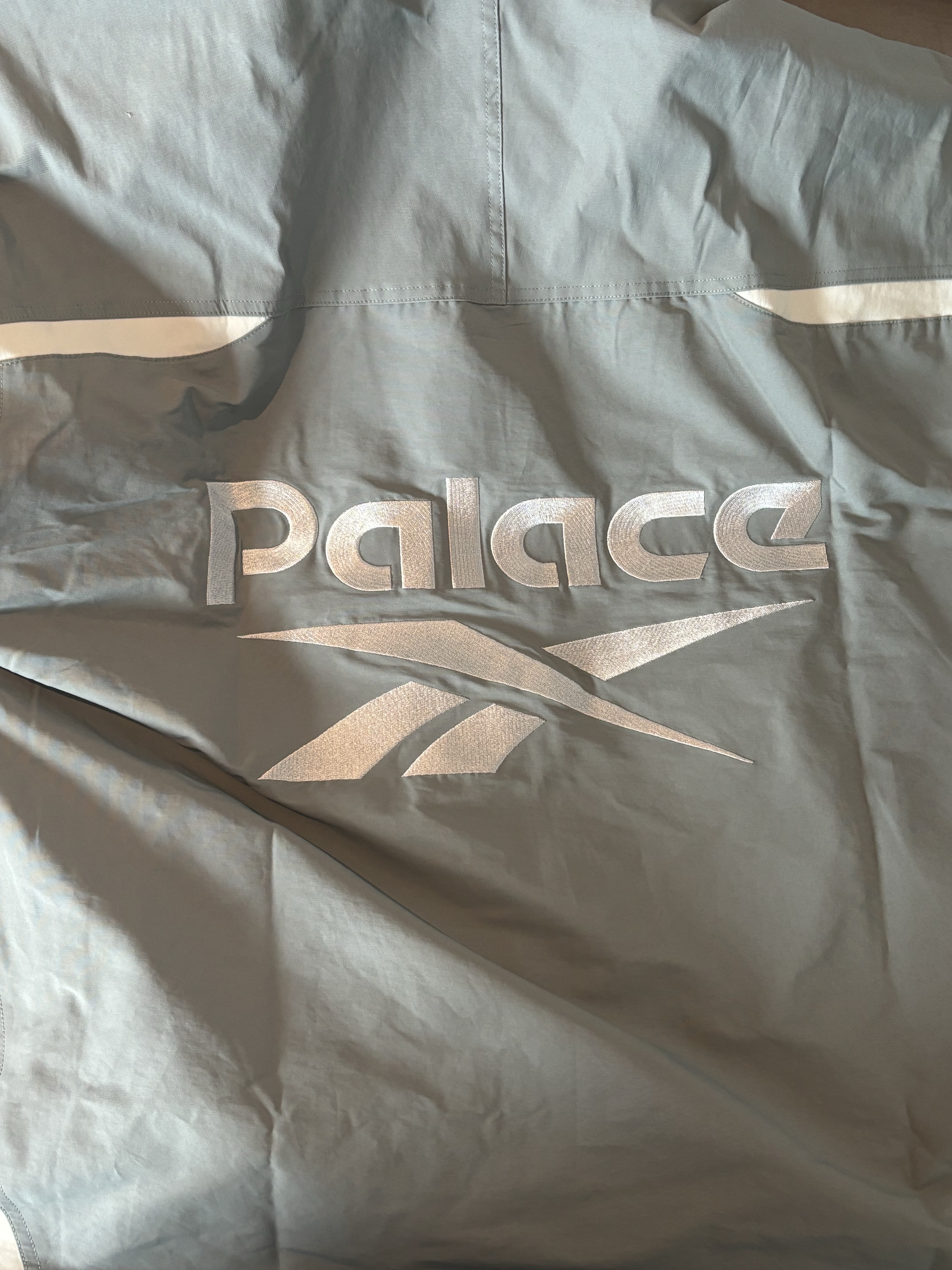 Palace x Reebok Tracksuit Grey - 24SS 착용 스타일 - 3