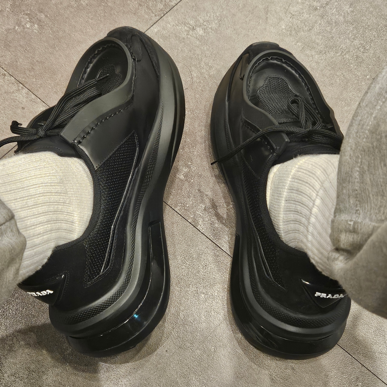 Prada Brushed Leather Sneakers with Bike Fabric and Suede Elements Black 착용 스타일 - 2
