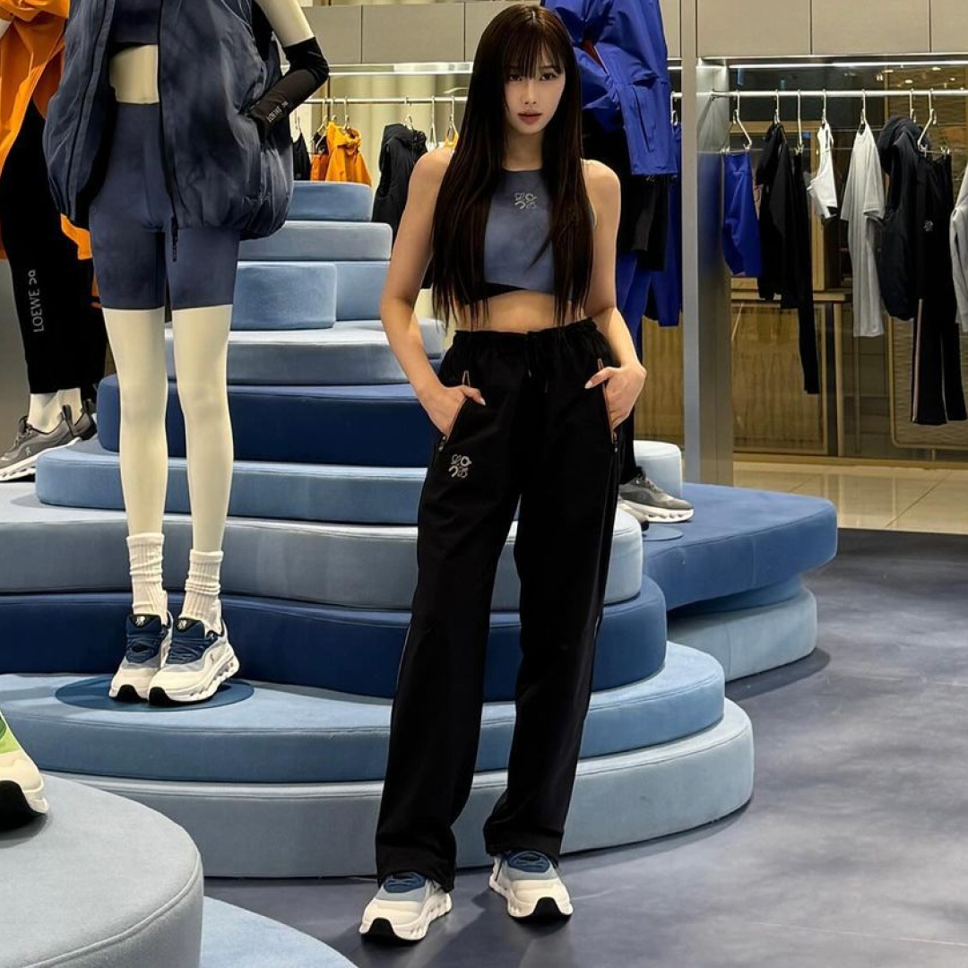 Loewe x On Running Cloudtilt 2.0 Blue White 착용 스타일 - 2