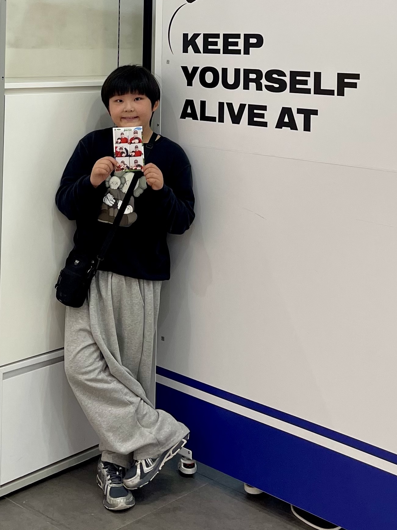 New Balance 410v5 Black Silver - 2E Wide, (Kids) Uniqlo UT x Kaws Long Sleeve Sweatshirt Black 착용 스타일 - 2