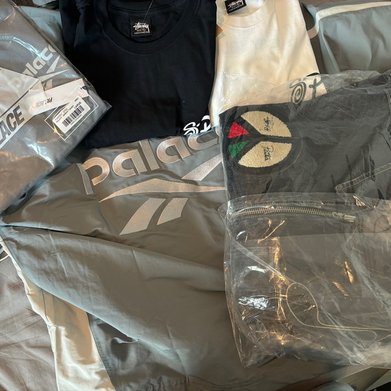 Stussy x Patta Zip Work Jacket Black, Palace x Reebok Tracksuit Grey - 24SS 착용 스타일 - 3
