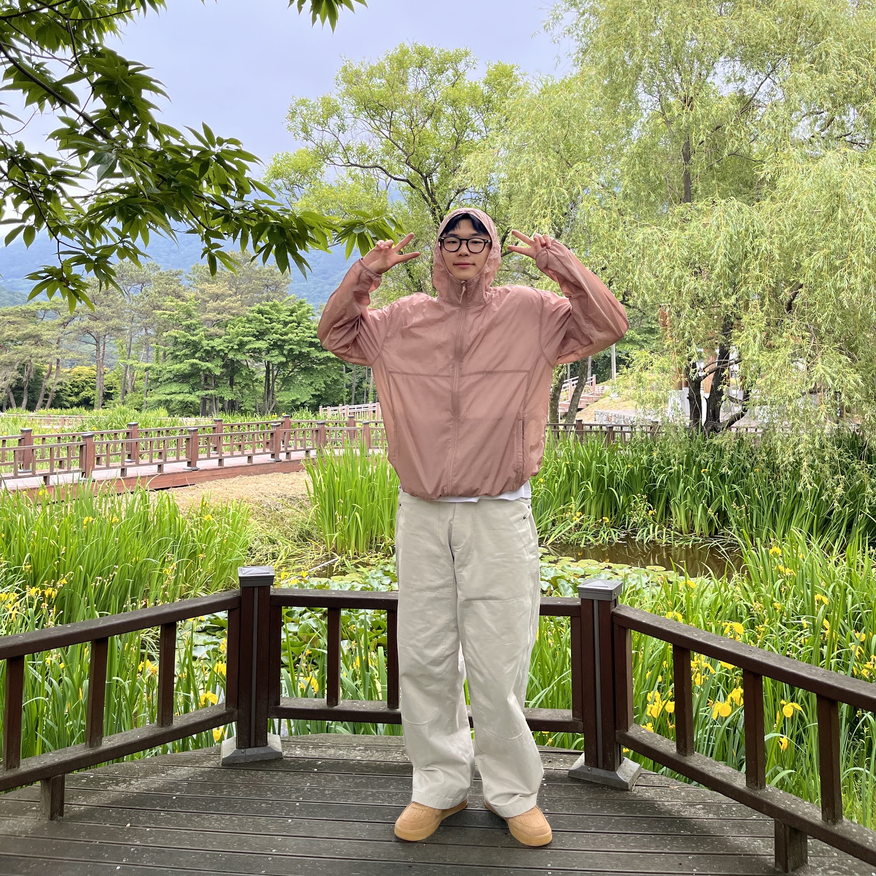 Nike Air Force 1 '07 WB Flax, Nike Air Force 1 '07 Low Triple Black 착용 스타일 - 1