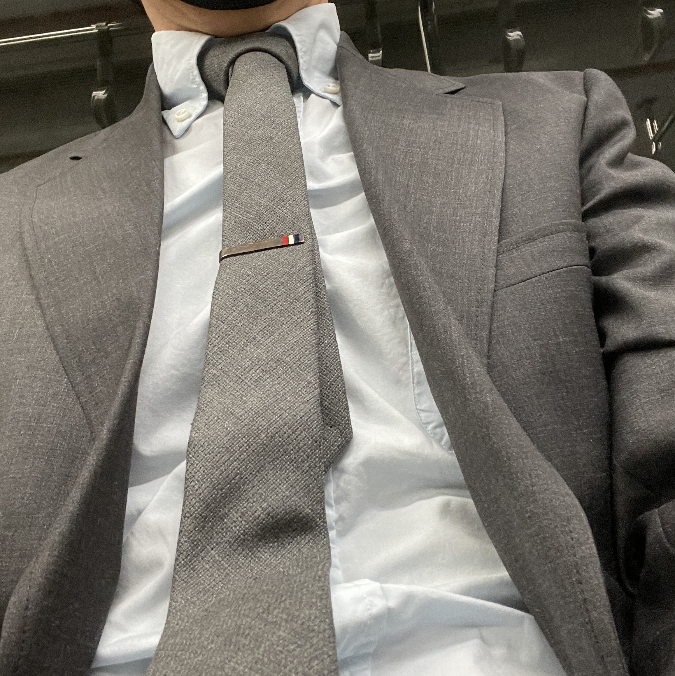 Tod's City Gommino Leather Driving Shoes Black, Thom Browne Classic Pique-Weave Tie Light Grey 착용 스타일 - 2