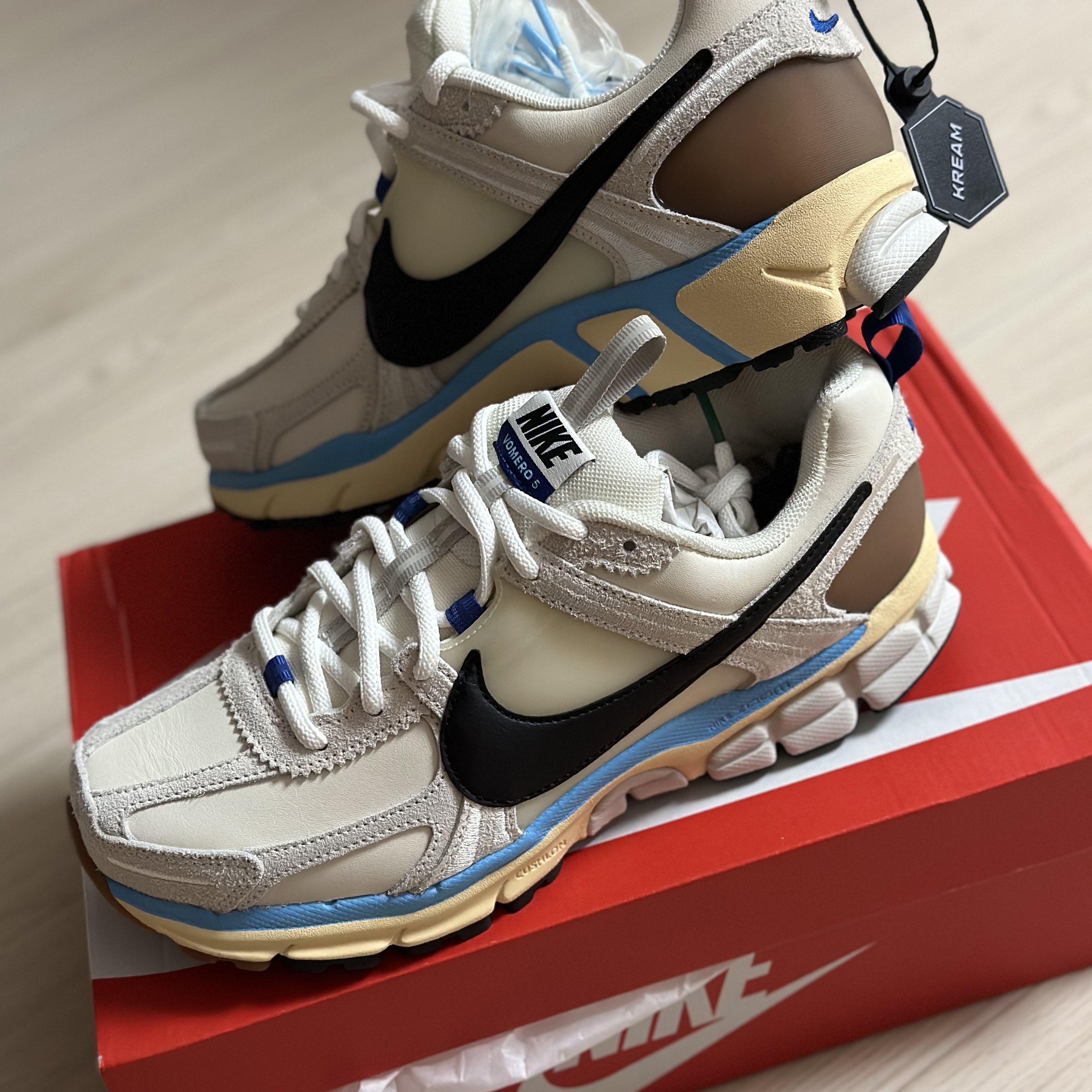 (W) Nike Zoom Vomero 5 PRM Designed by Japan 착용 스타일