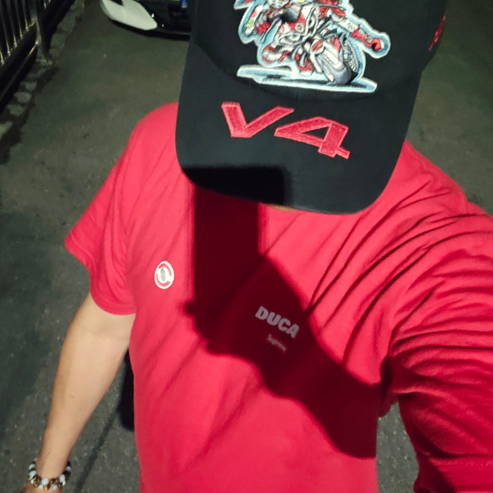 Supreme x Ducati Logos T-Shirt Red - 24SS, Supreme x Ducati 6-Panel Black - 24SS 착용 스타일 - 7