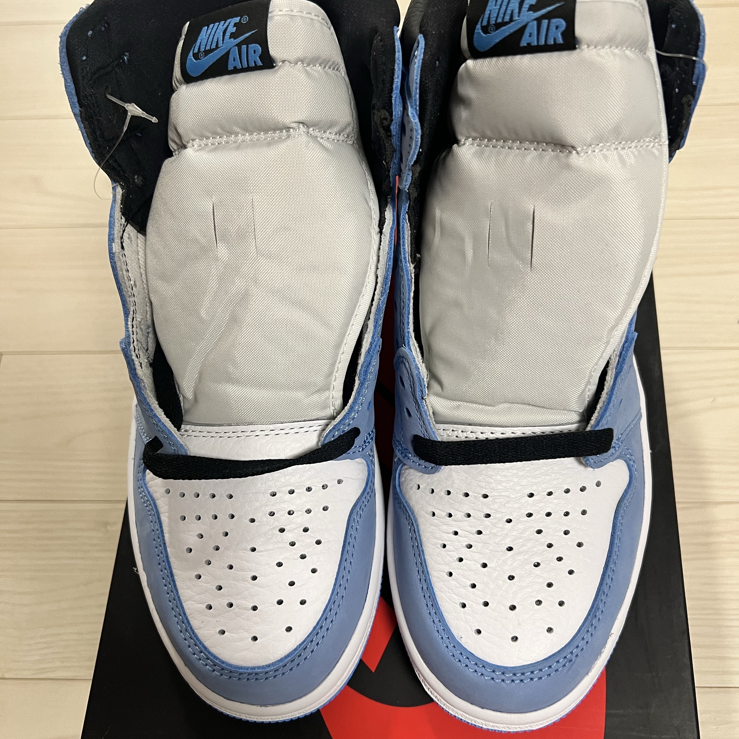 Jordan 1 Retro High OG University Blue 착용 스타일 - 4