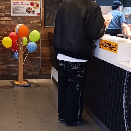 True Religion Classic Cargo Pants Mk-1 Black, (W) Nike Air Max 97 Phantom 착용 스타일 - 1