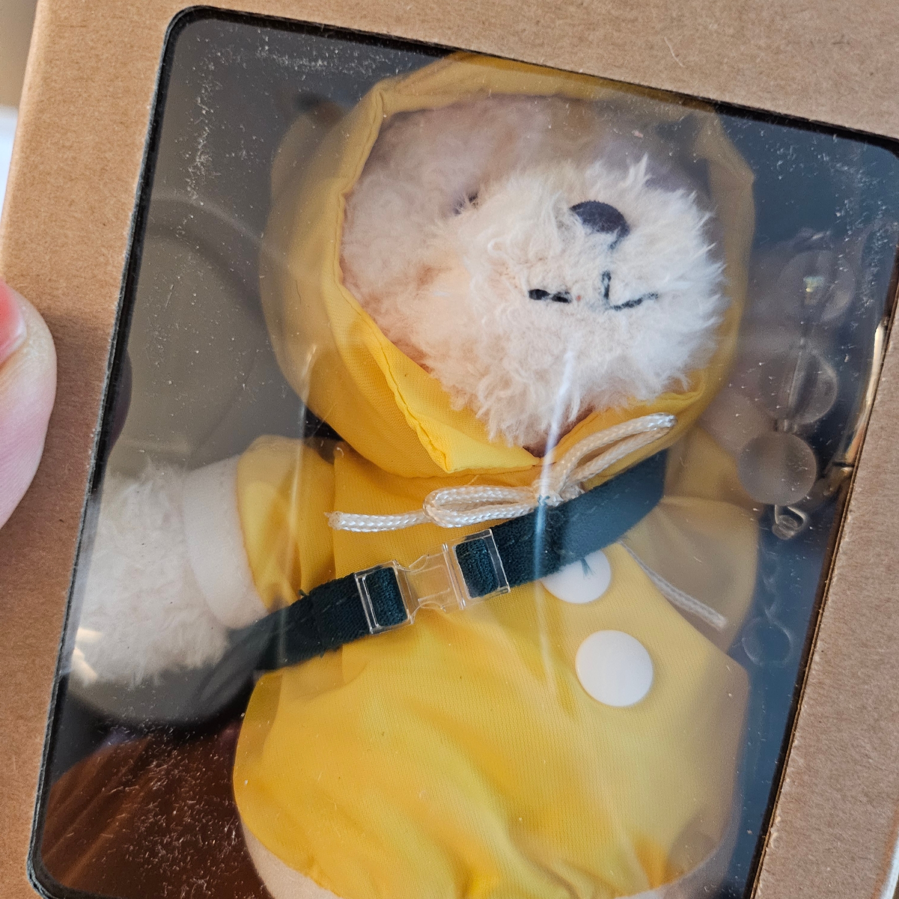 Starbucks x Hunter Rainy Bearista Keychain Yellow 착용 스타일