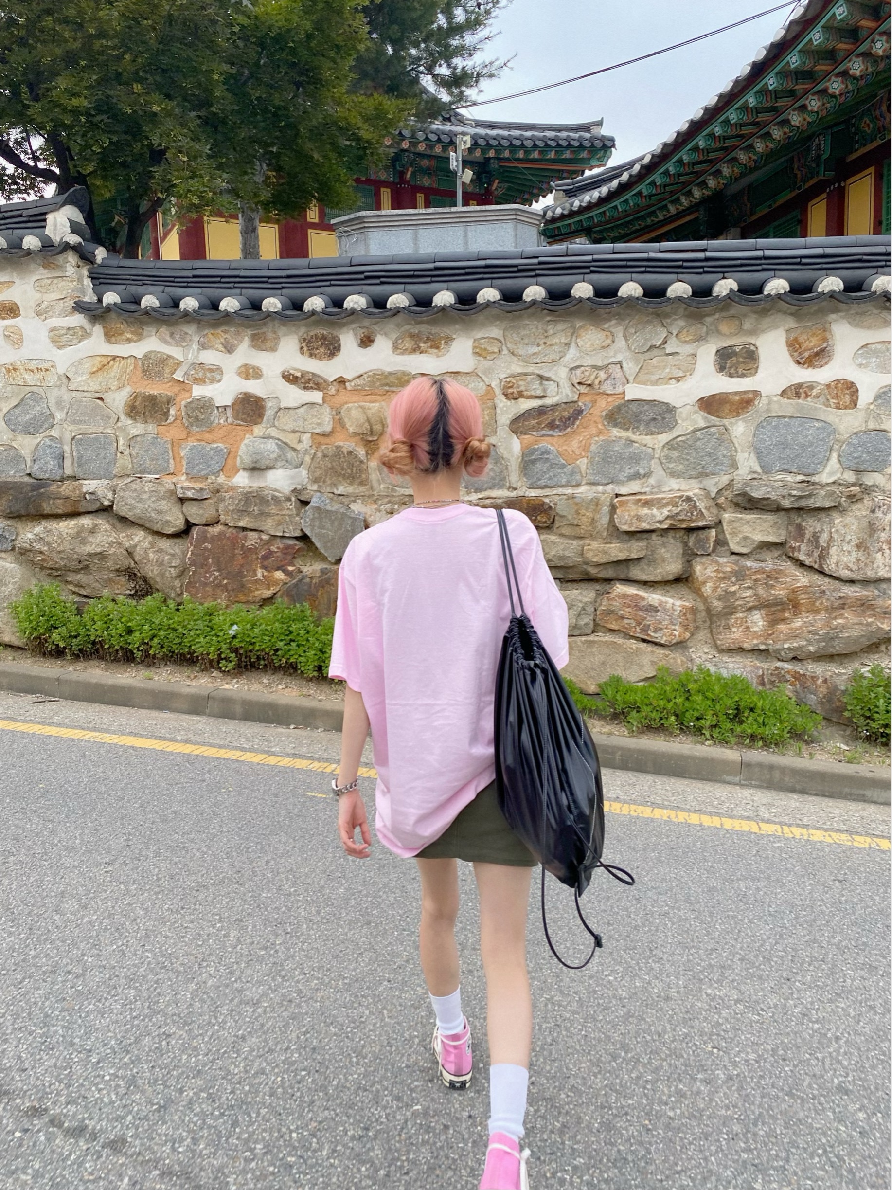 Supreme New York T-Shirt Light Pink - 23SS, Matin Kim String Coating Backpack Black 착용 스타일 - 3