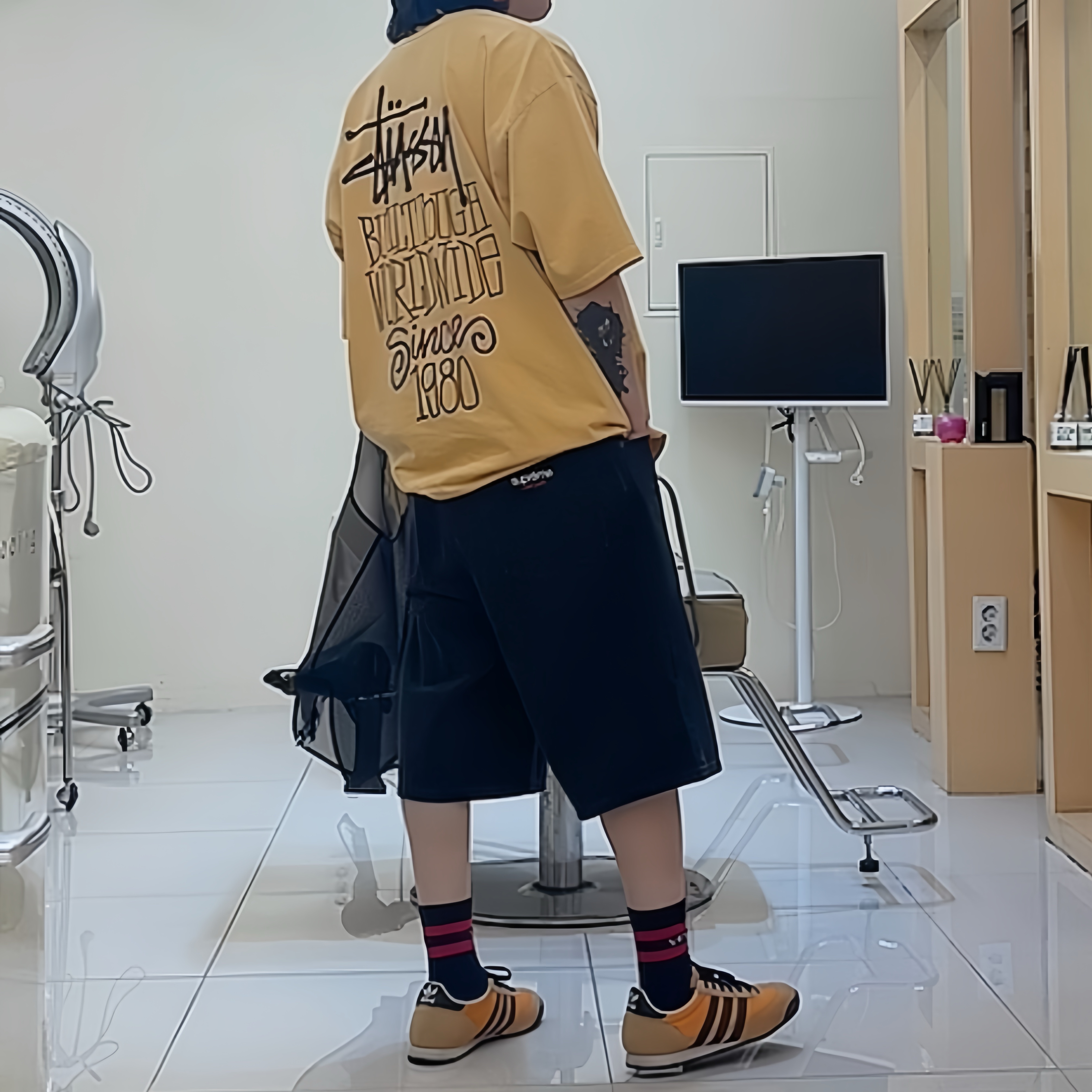 Stussy Built Tough T-Shirt Pigment Dyed Black Honey, Supreme Baggy Denim Short Black - 24SS 착용 스타일