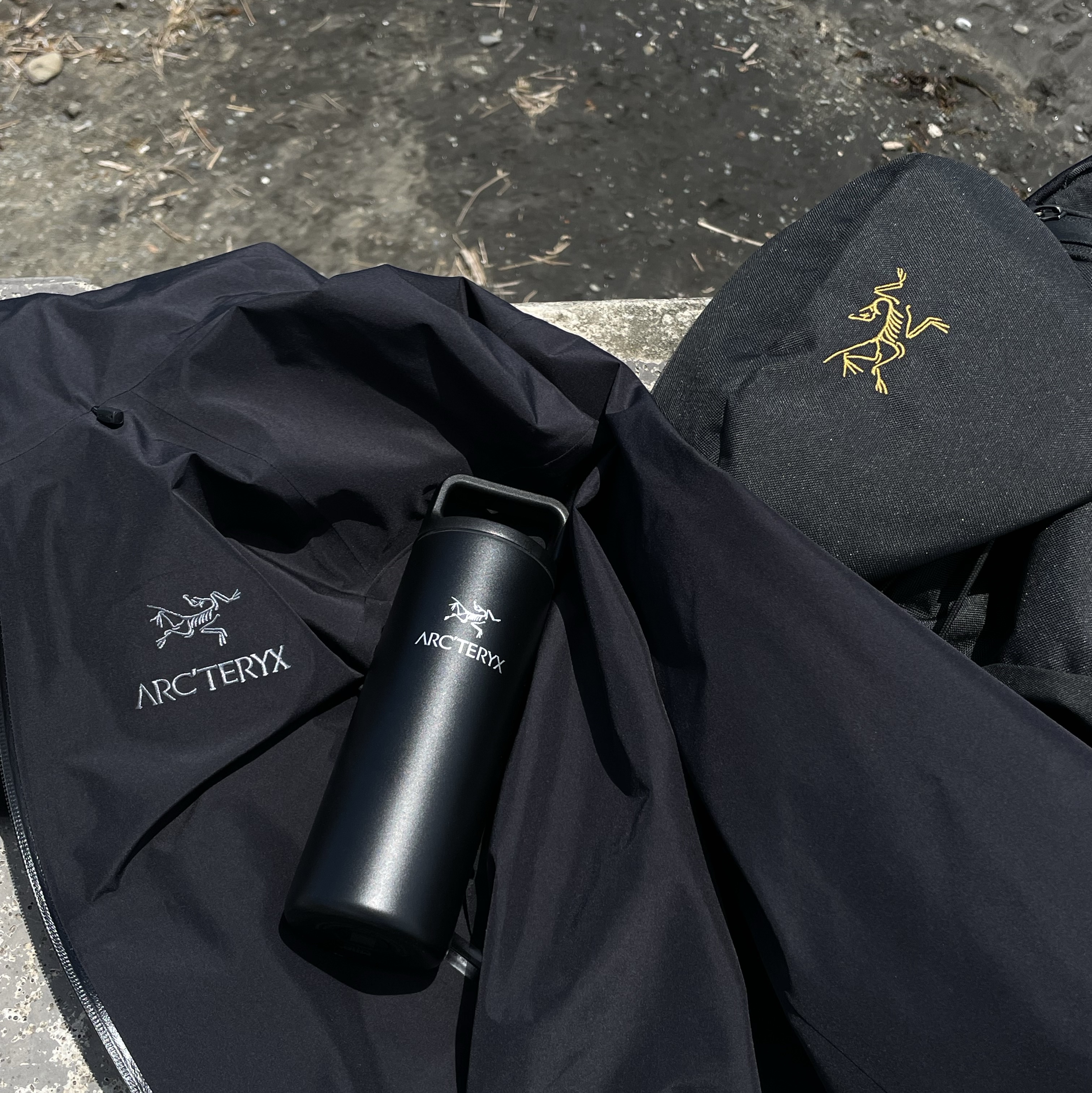 Arc'teryx Beta LT Jacket Black 착용 스타일 - 4