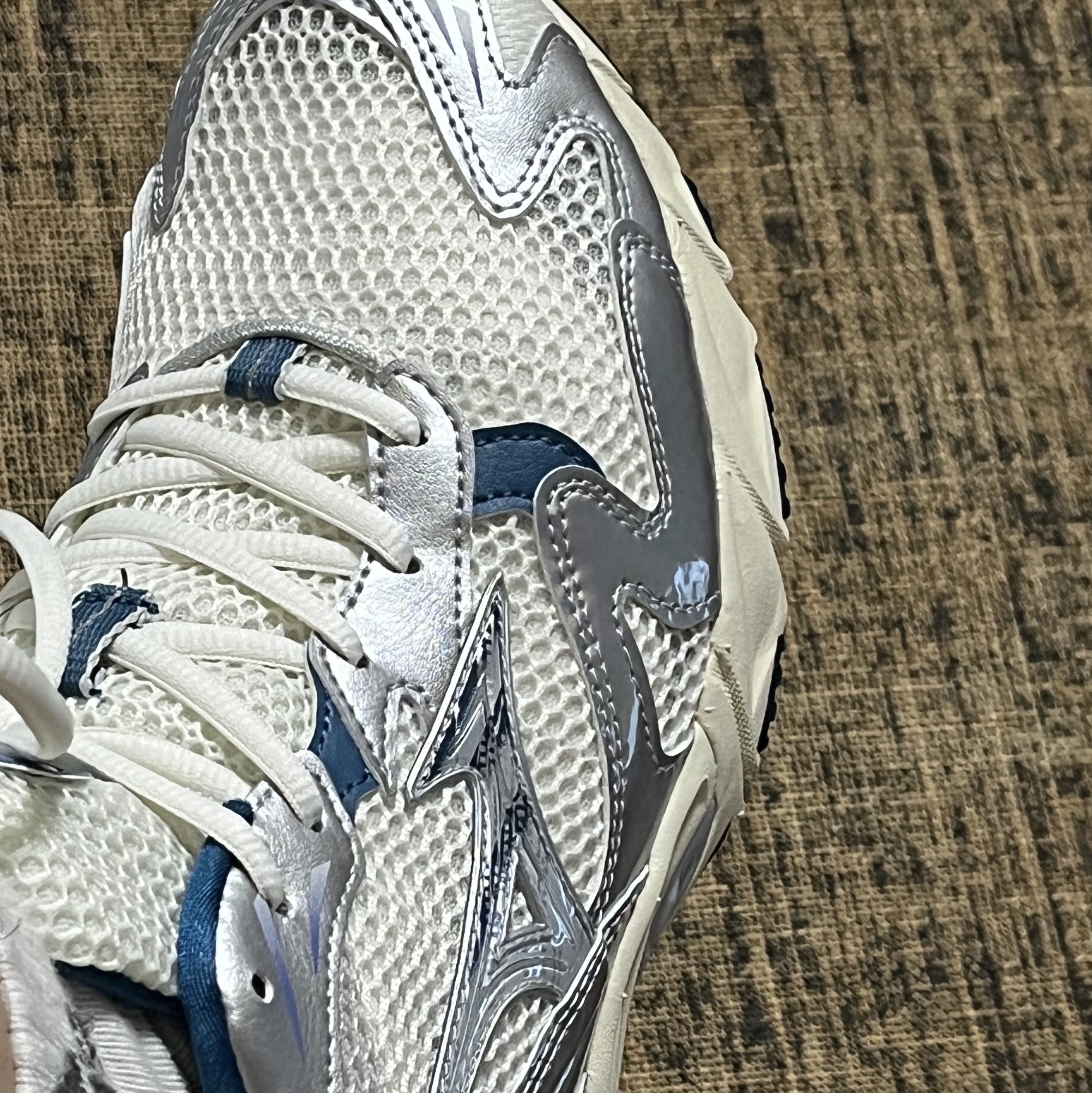 Mizuno Wave Rider 10 Arctic Ice 착용 스타일