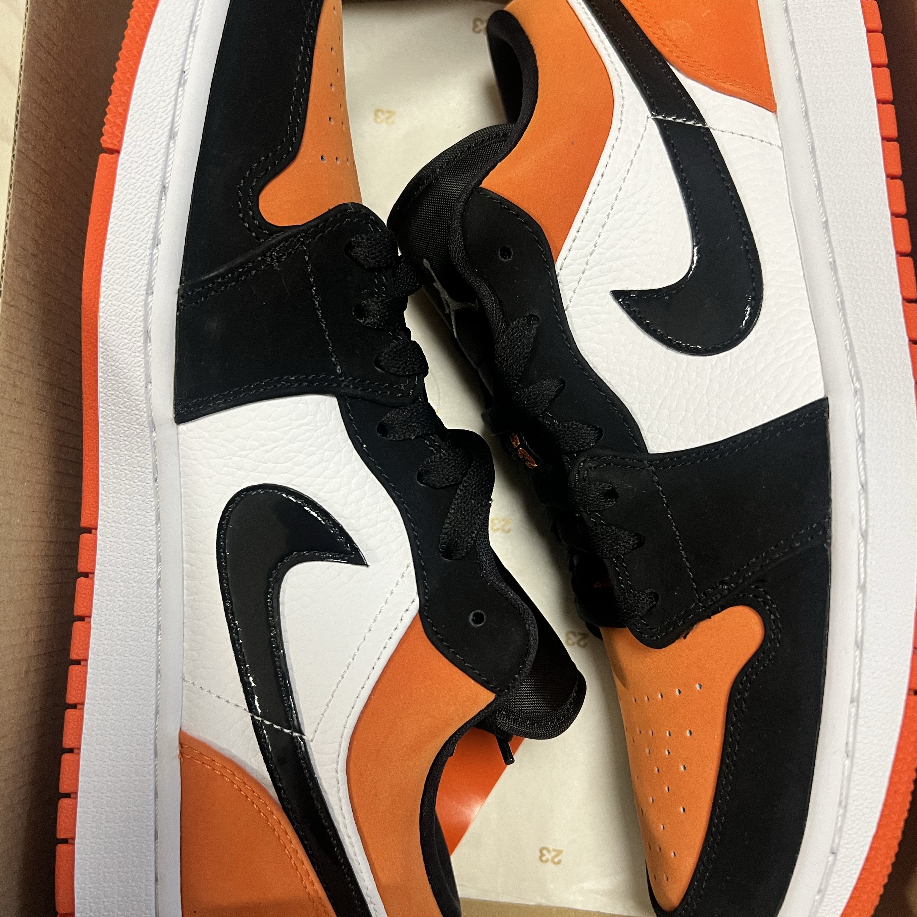 Jordan 1 Low Shattered Backboard 착용 스타일 - 2