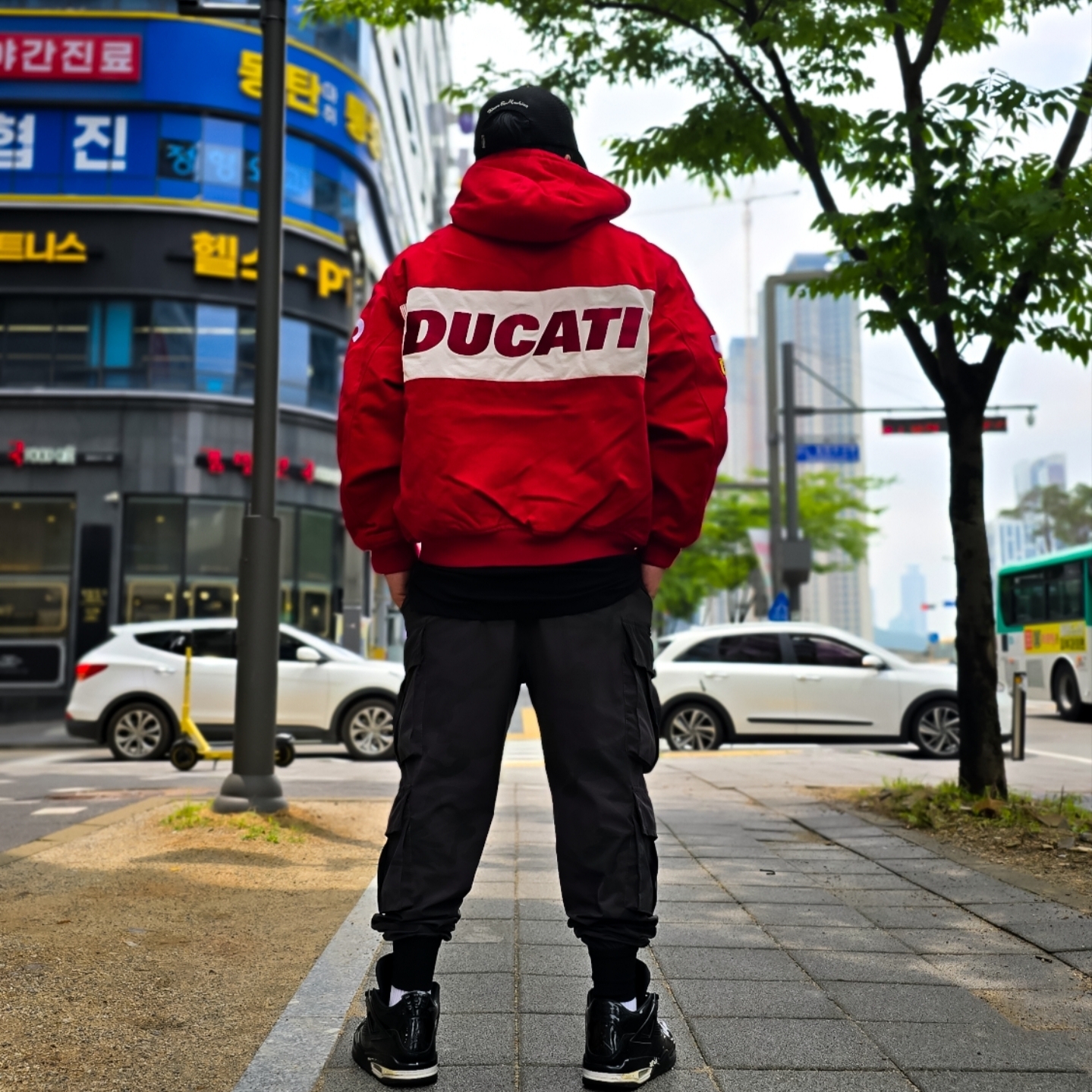 Supreme x Ducati Hooded Racing Jacket Red - 24SS, Jordan 4 Retro 11Lab4 Black 착용 스타일 - 2