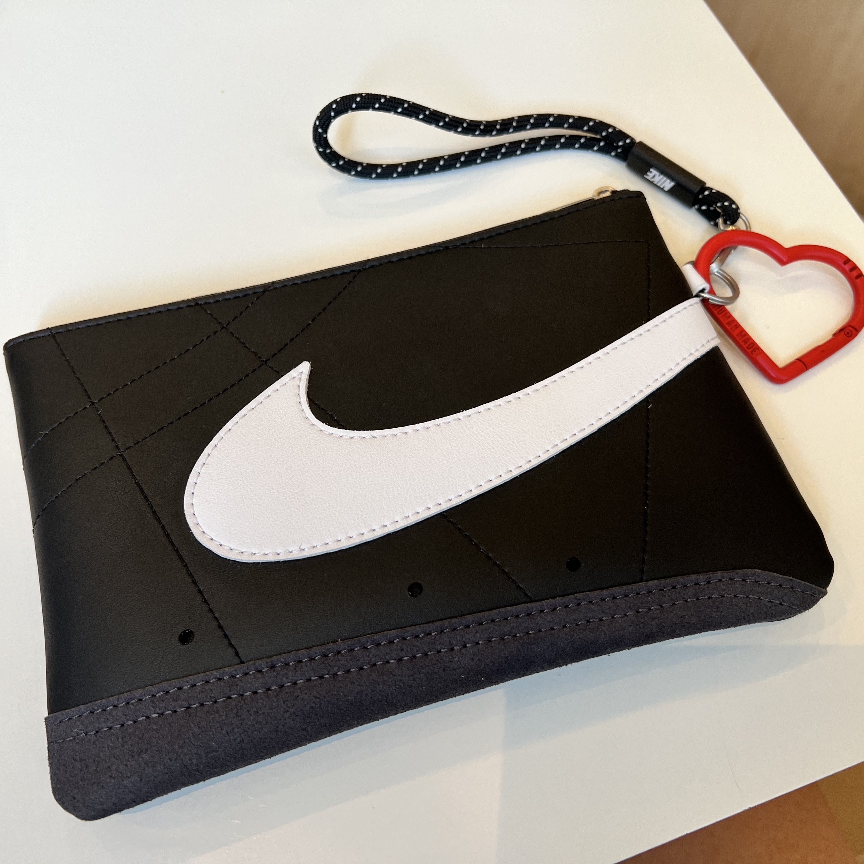 Human Made Heart Carabiner Red 착용 스타일