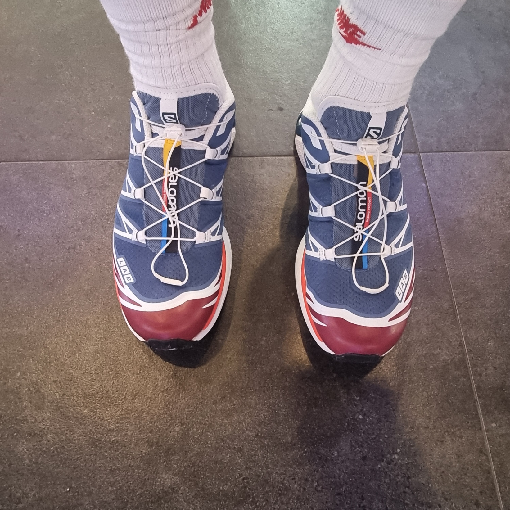 Salomon XT-6 Ashley Blue White Cherry Tomato 착용 스타일