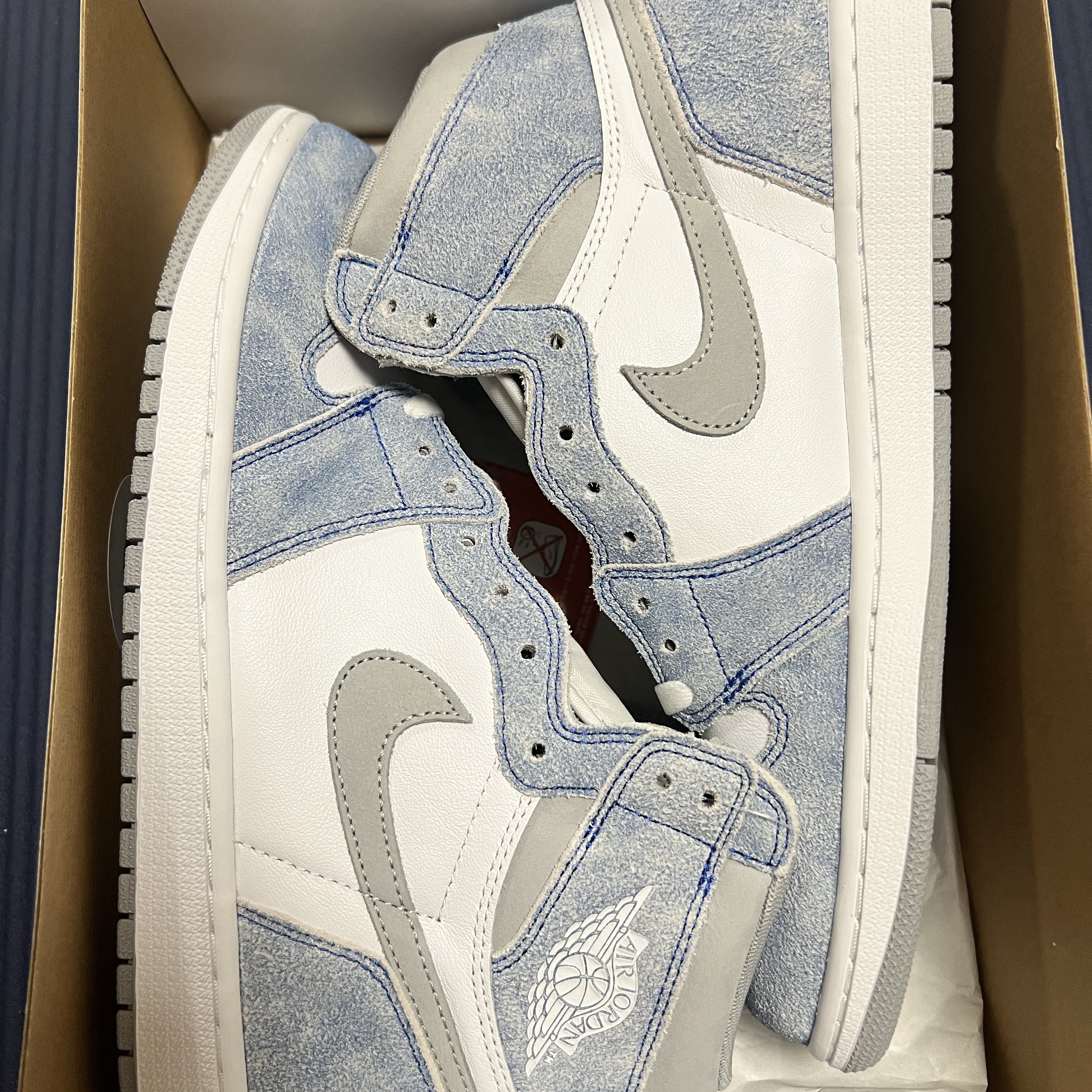 Jordan 1 Retro High OG Hyper Royal 착용 스타일 - 2