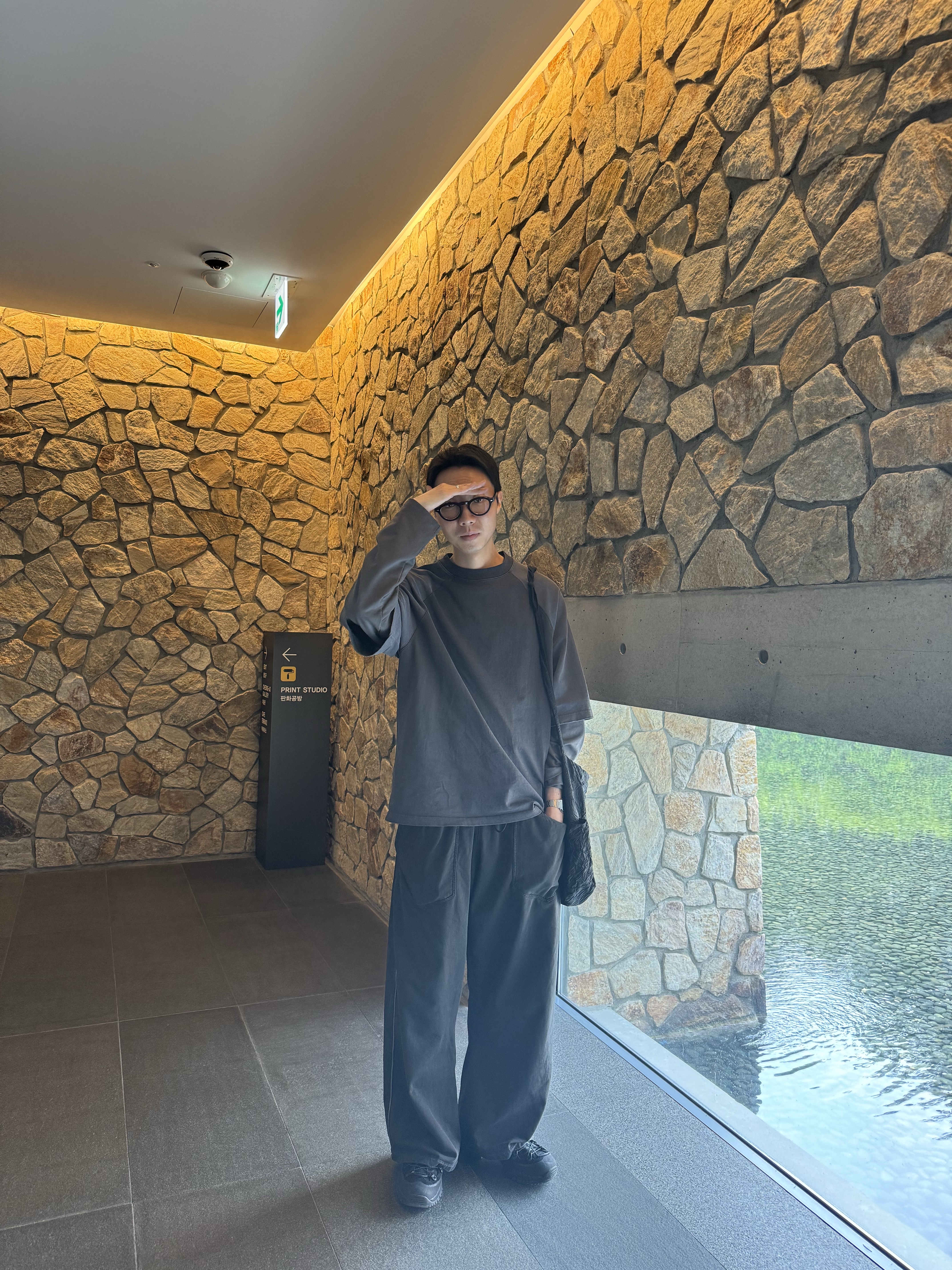LOSTGARDEN x Kolon Sport Ton Black 착용 스타일 - 4