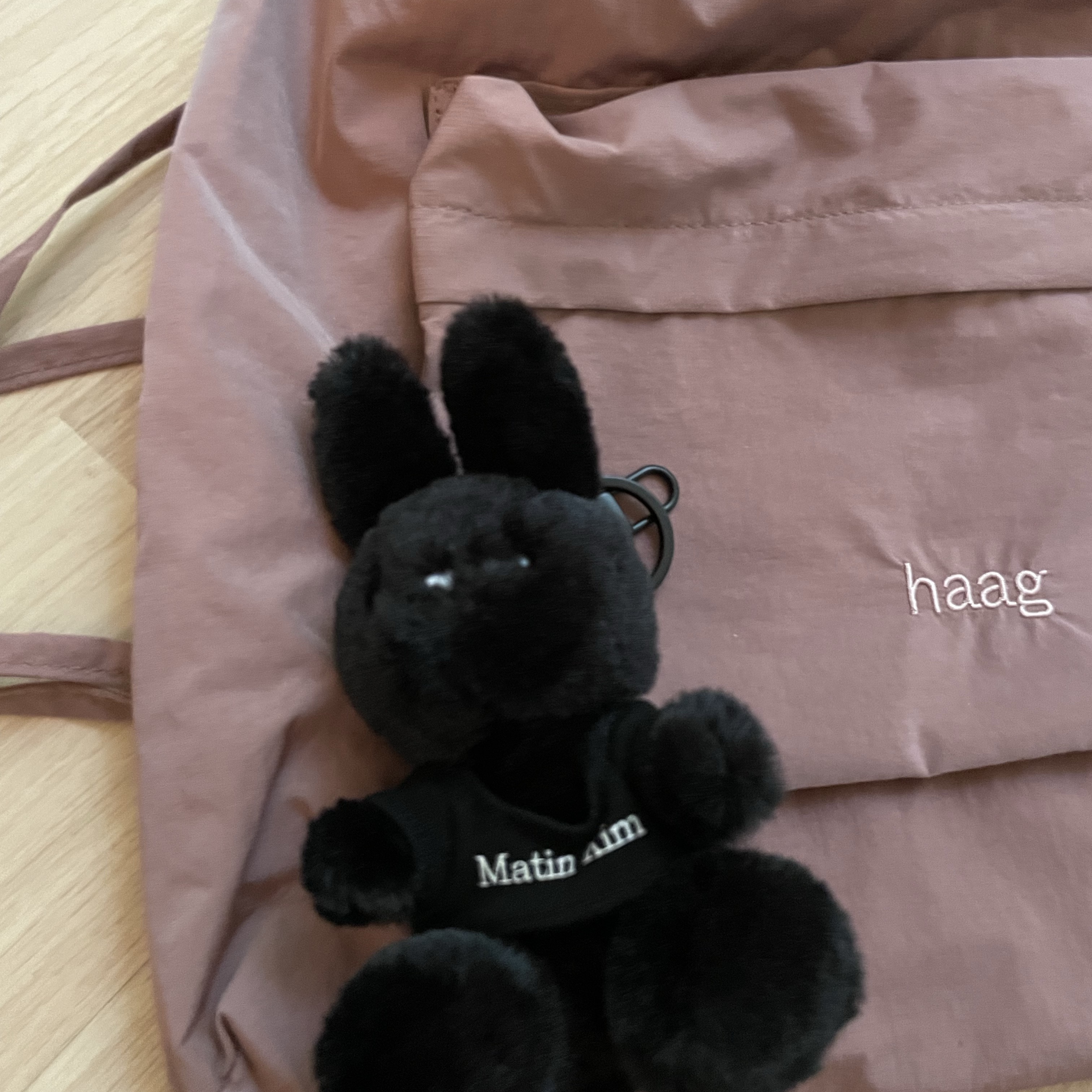 Matin Kim Black Bunny Toy Keyring Black 착용 스타일