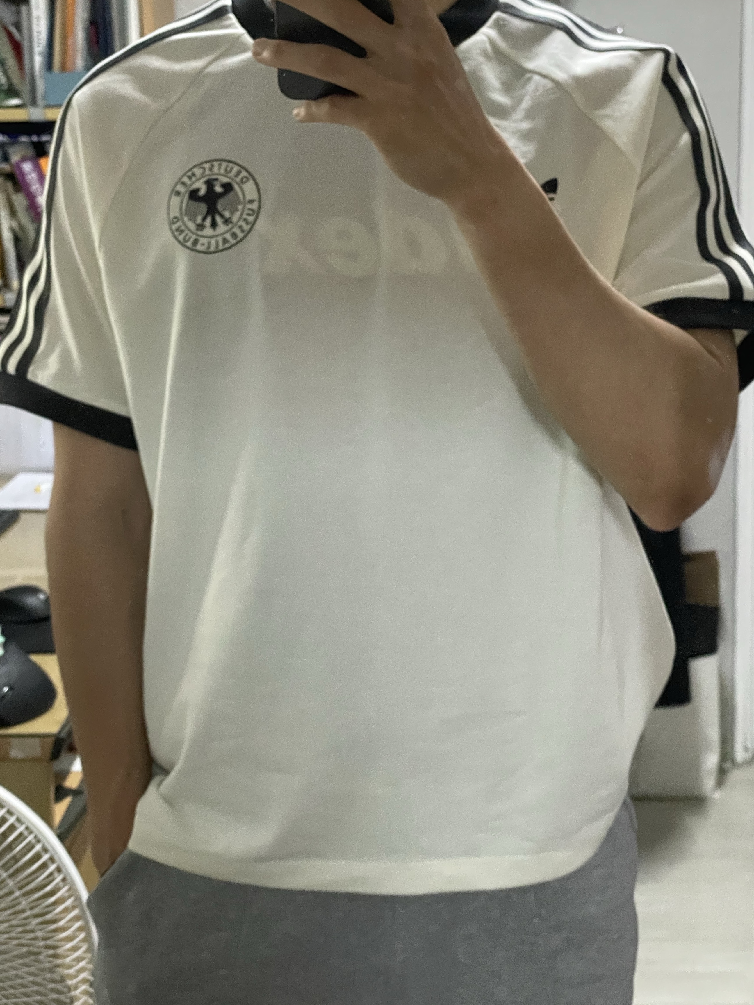 Adidas German Adicolor Classic 3-Stripes T-Shirt Off White - KR Sizing 착용 스타일