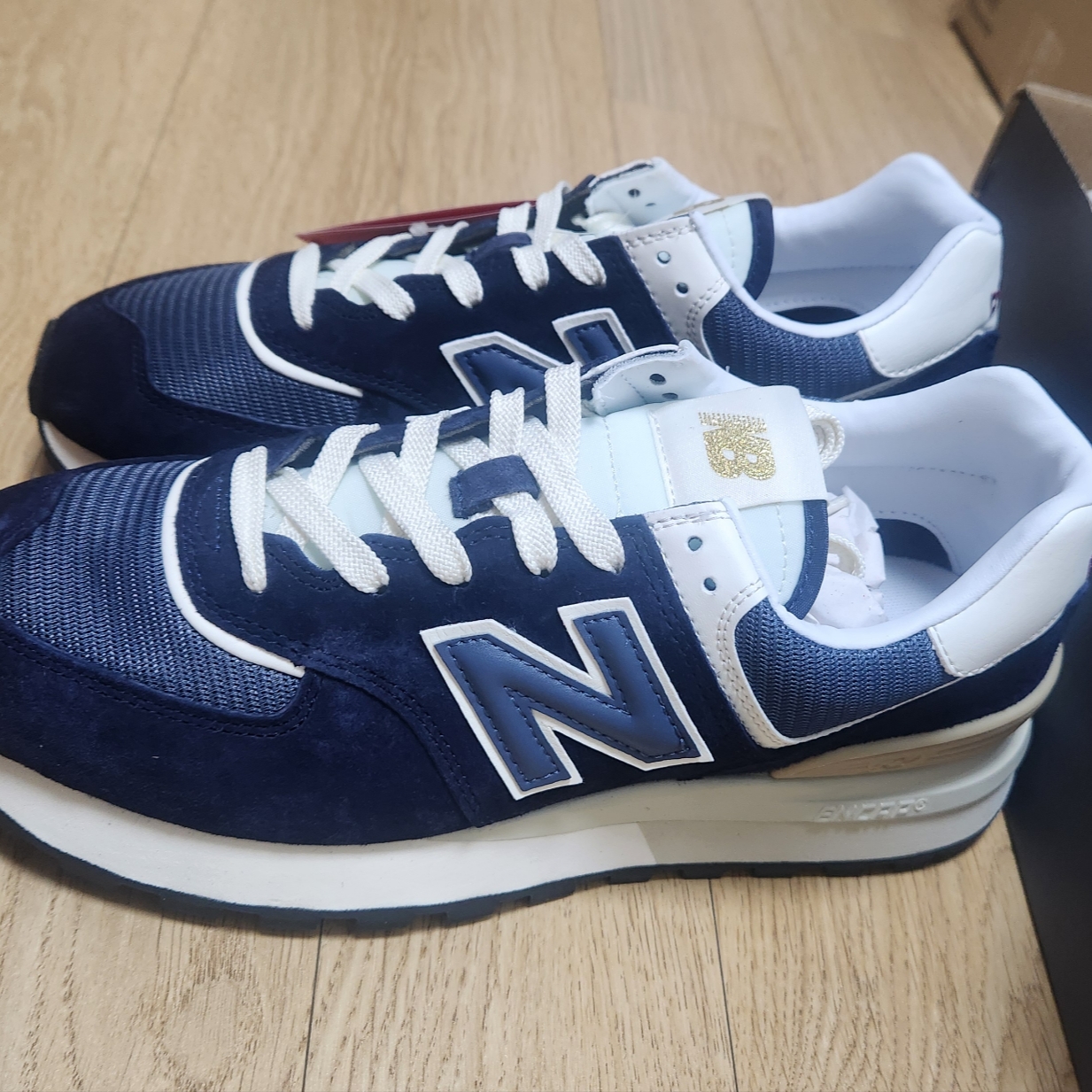 New Balance 574 Legacy Navy 착용 스타일 - 1