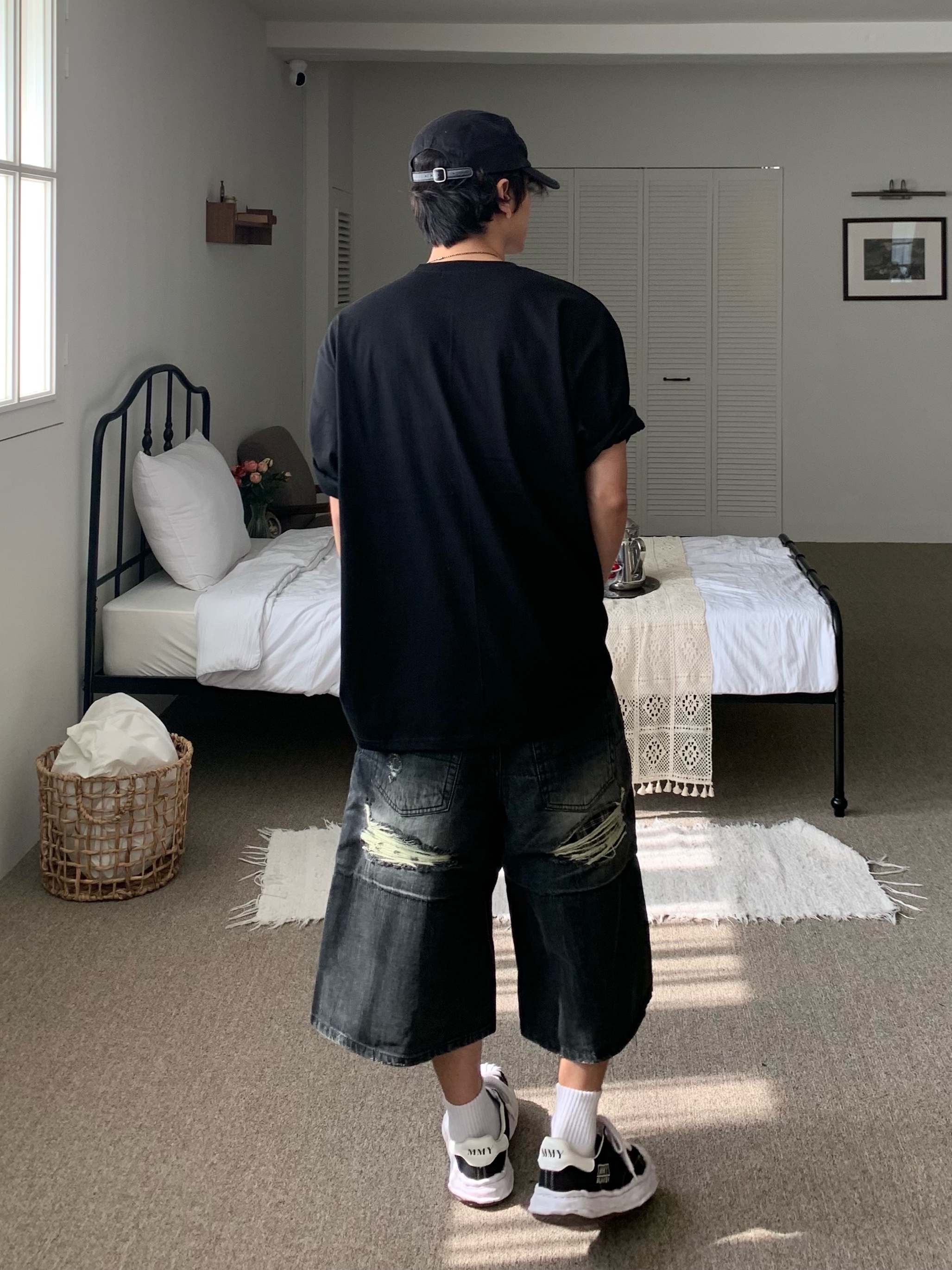 Supreme Washed Chino Twill Camp Cap Black, Maison Mihara Yasuhiro Blakey OG Sole Canvas Low-top Sneakers Black White 착용 스타일 - 2