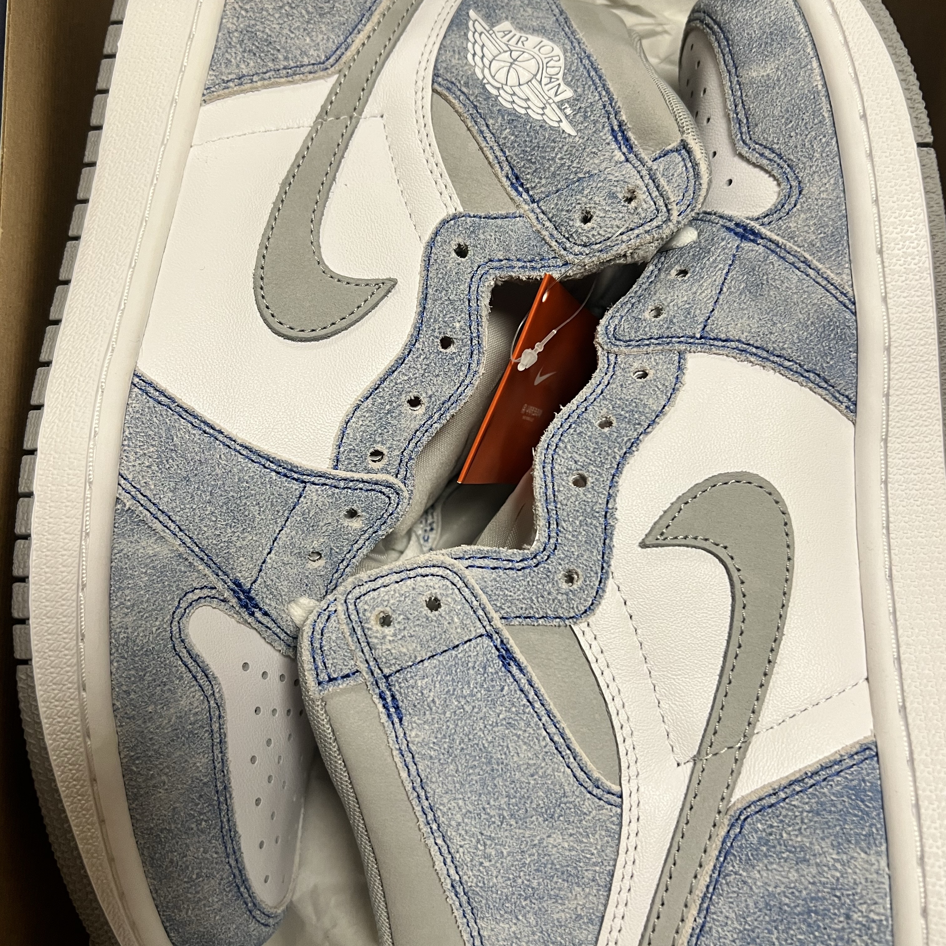 Jordan 1 Retro High OG Hyper Royal 착용 스타일 - 1