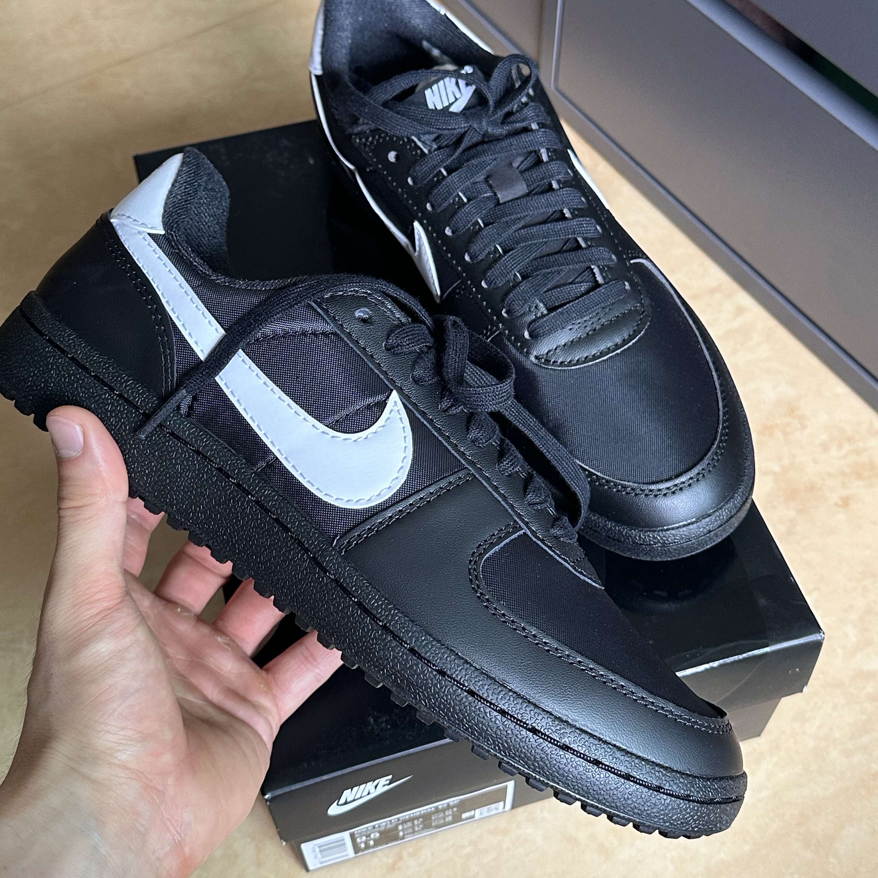 Nike Field General 82 SP Black and White 착용 스타일