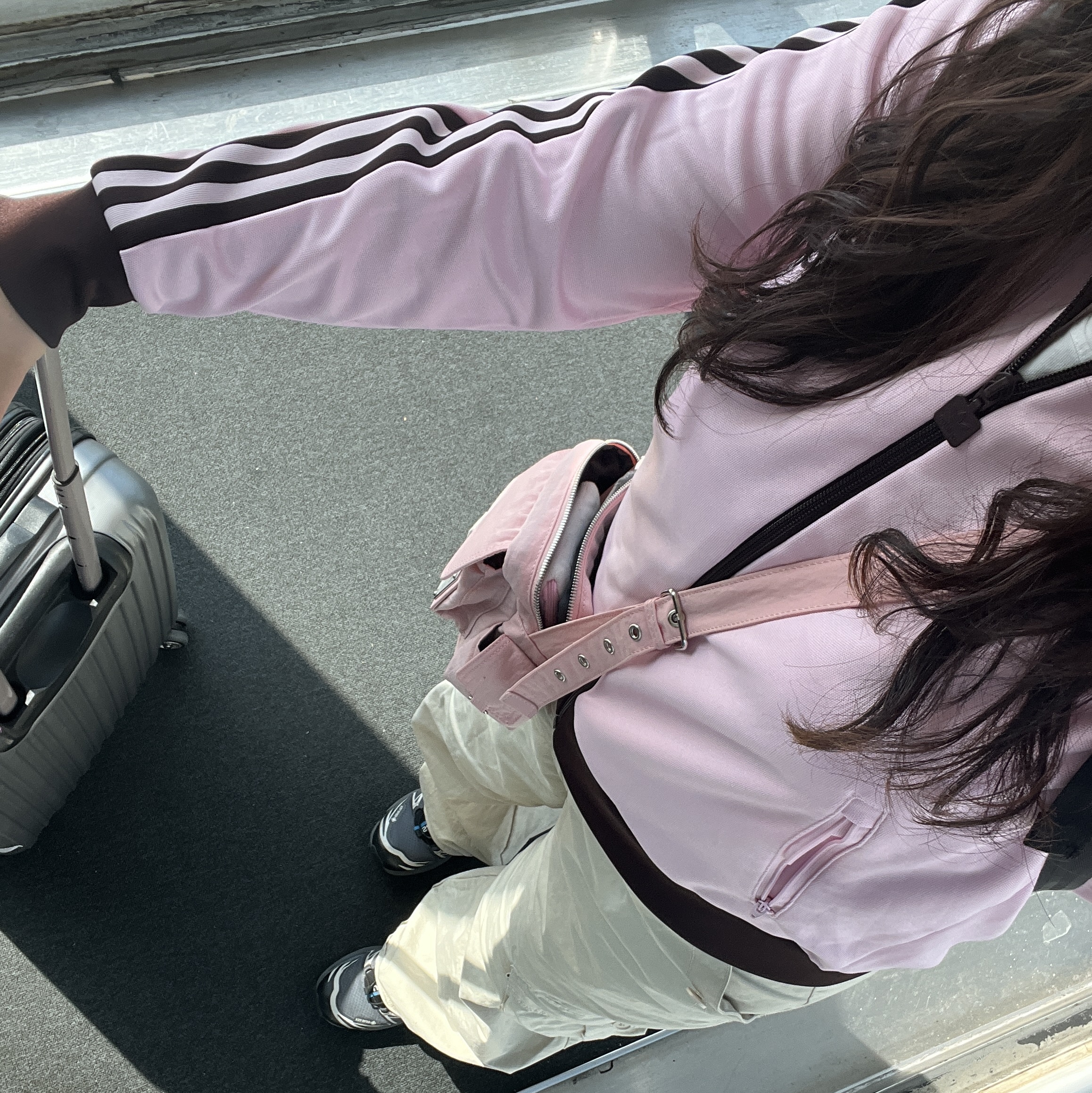 (W) Adidas Originals Beckenbauer Track Jacket Clear Pink - KR Sizing, Matin Kim Cargo Cross Mini Bag Peach 착용 스타일