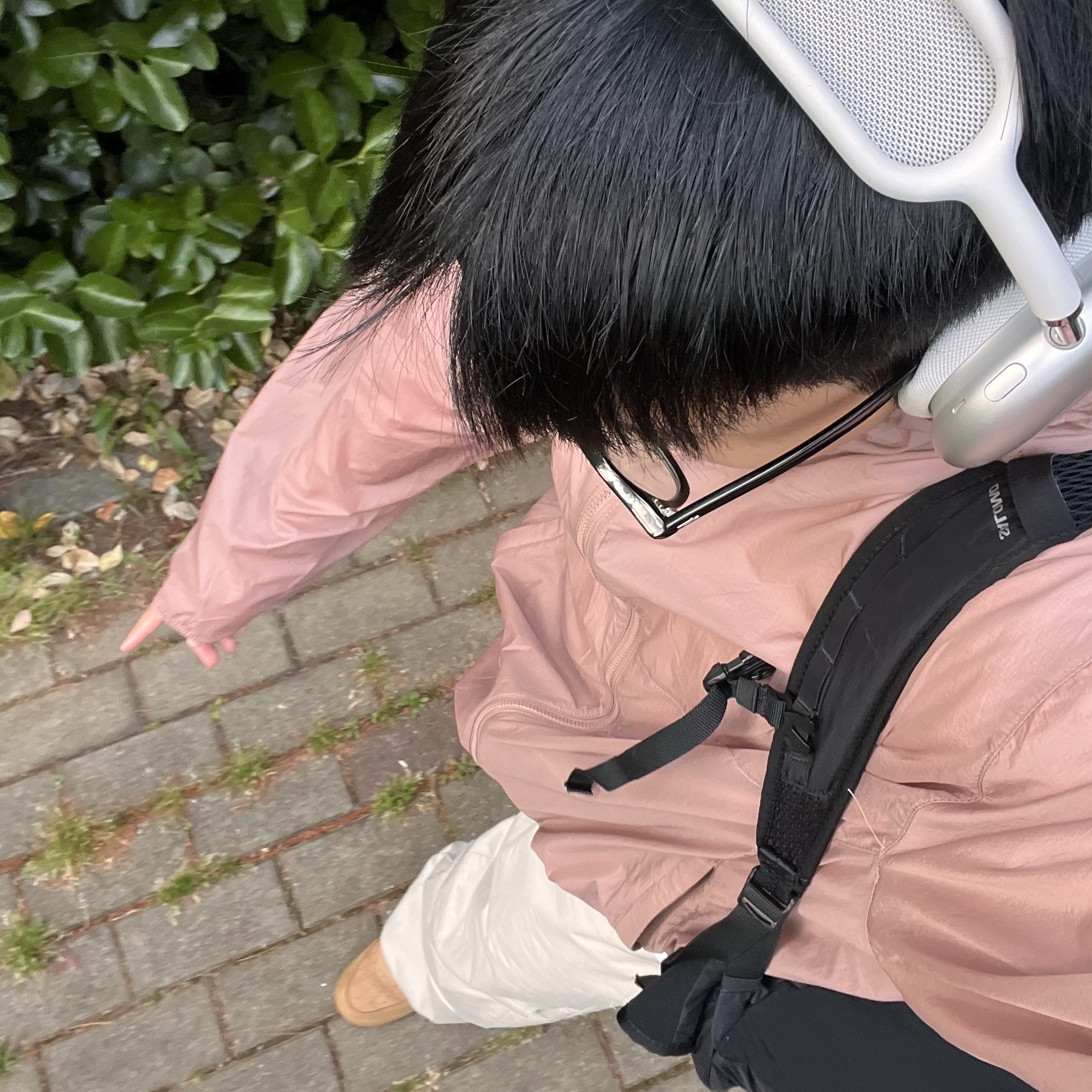 Nike Air Force 1 '07 WB Flax, Nike Air Force 1 '07 Low Triple Black 착용 스타일 - 3