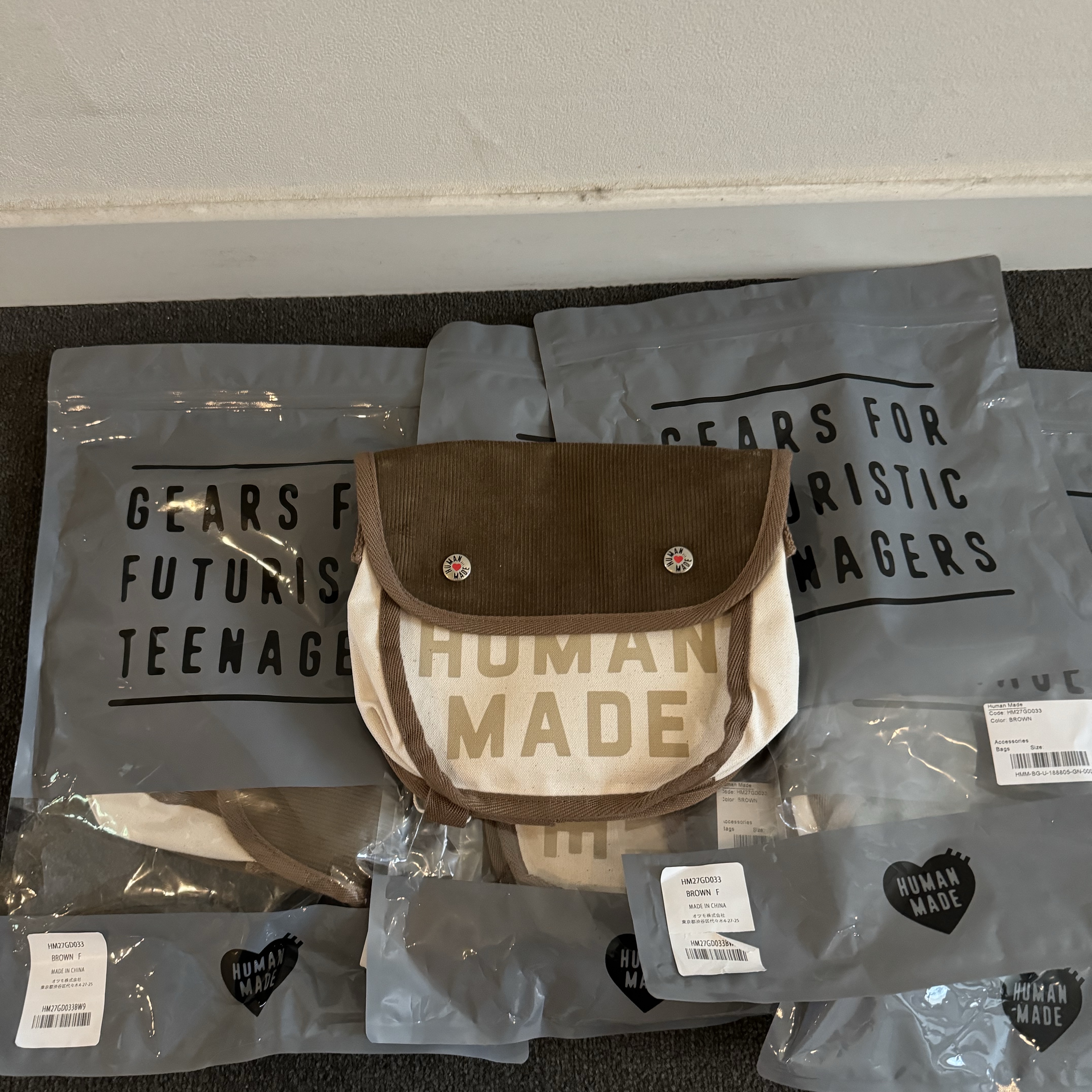Human Made Shoulder Bag Brown 착용 스타일