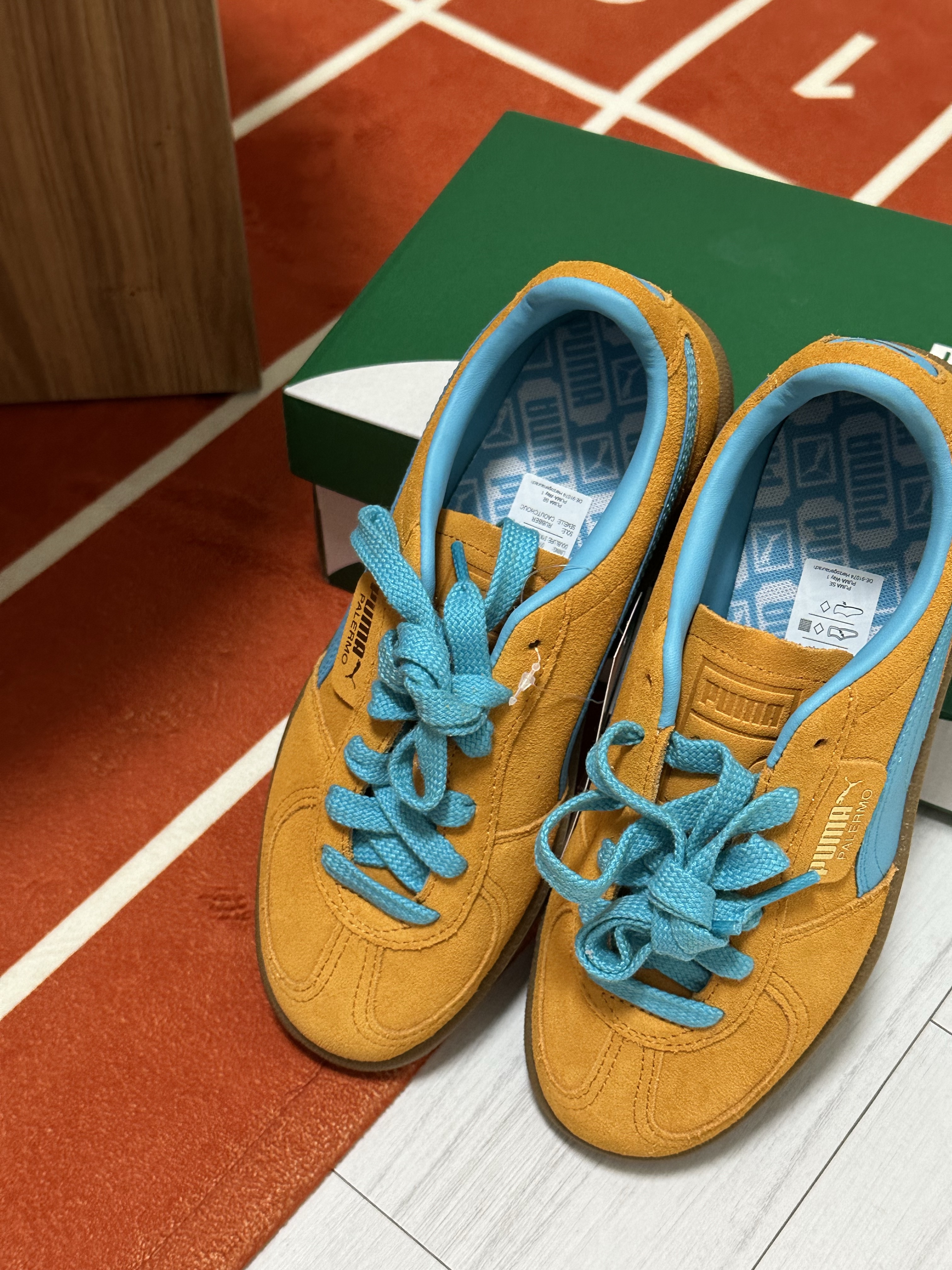 Puma Palermo Dark Cheddar Bright Aqua 착용 스타일