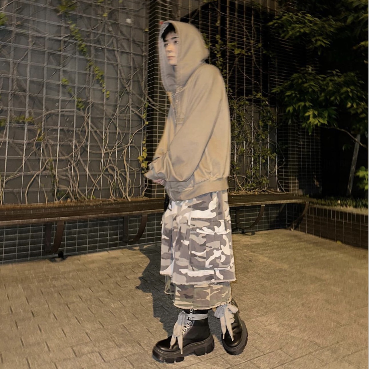 Project G/R x MFM333. Layered Skirt Camo Cargo Shorts Multi Camo 착용 스타일