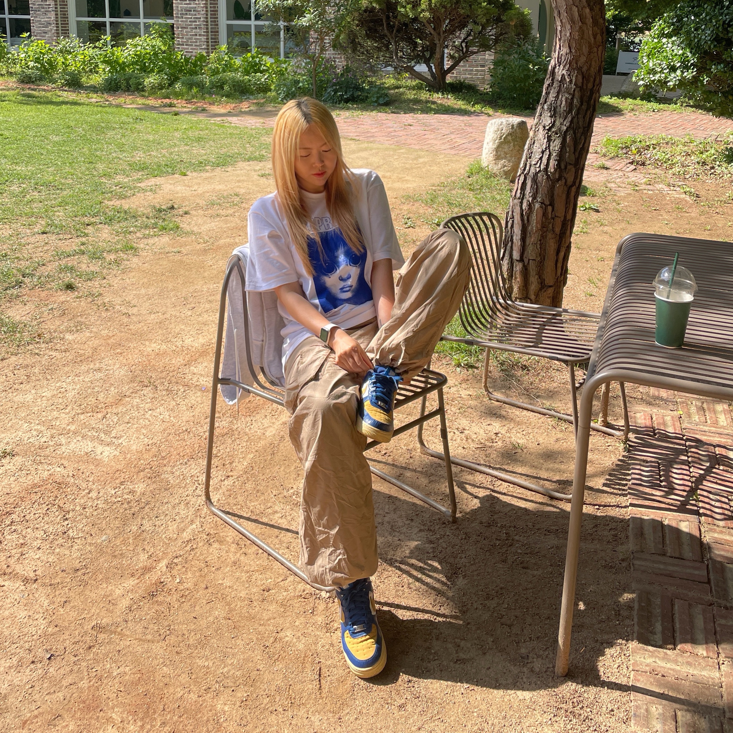 Supreme x Margaret Keane Teardrop T-Shirt White - 24SS, Nike x Undefeated Air Force 1 Low SP 5 On It Court Blue 착용 스타일