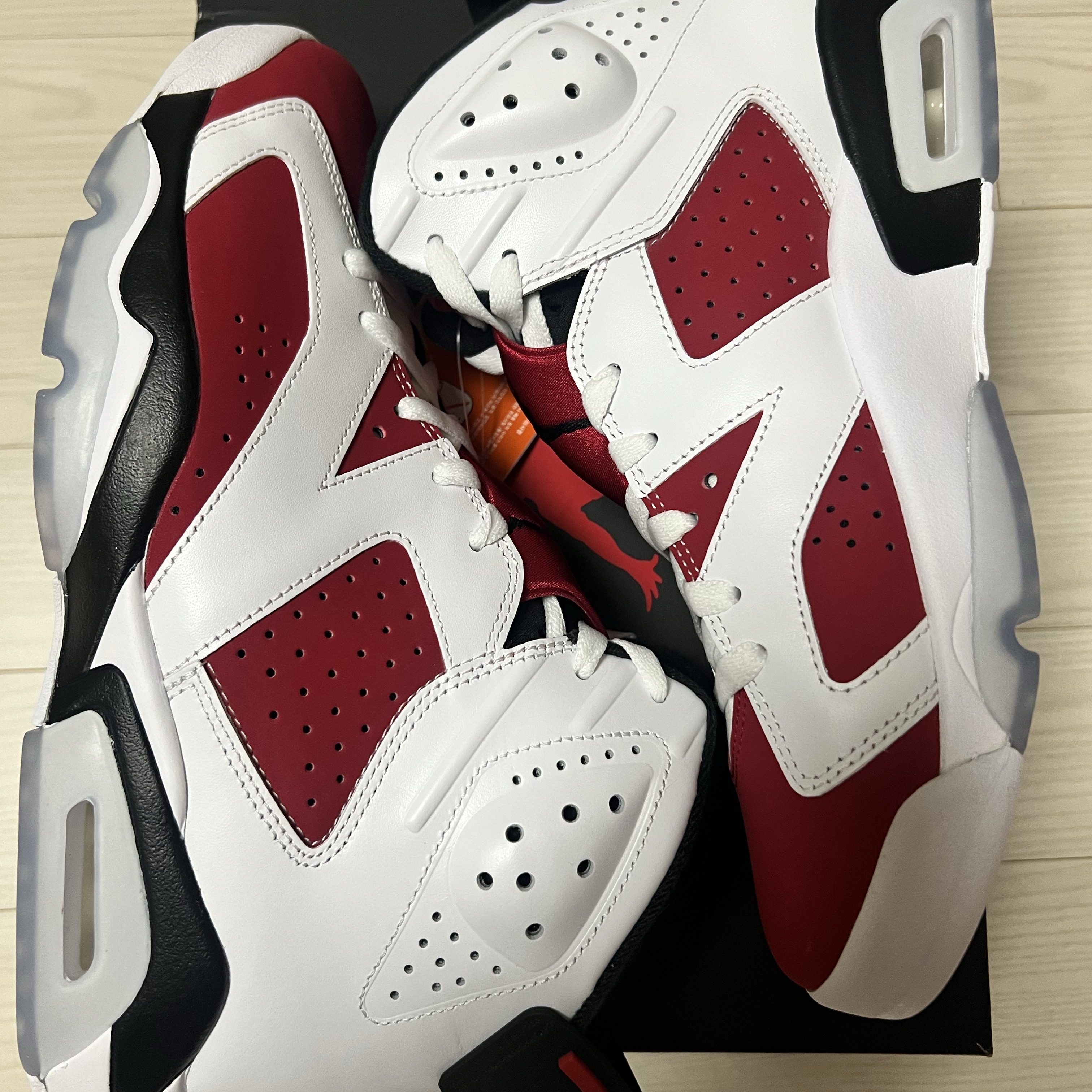 Jordan 6 Retro Carmine 2021 착용 스타일 - 2